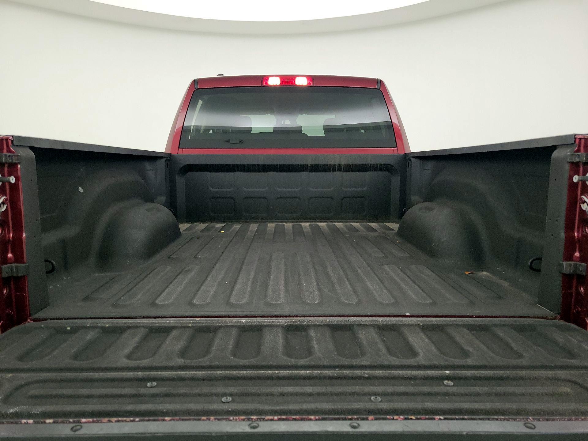 Thumbnail: 2019 RAM 1500 Classic - 20