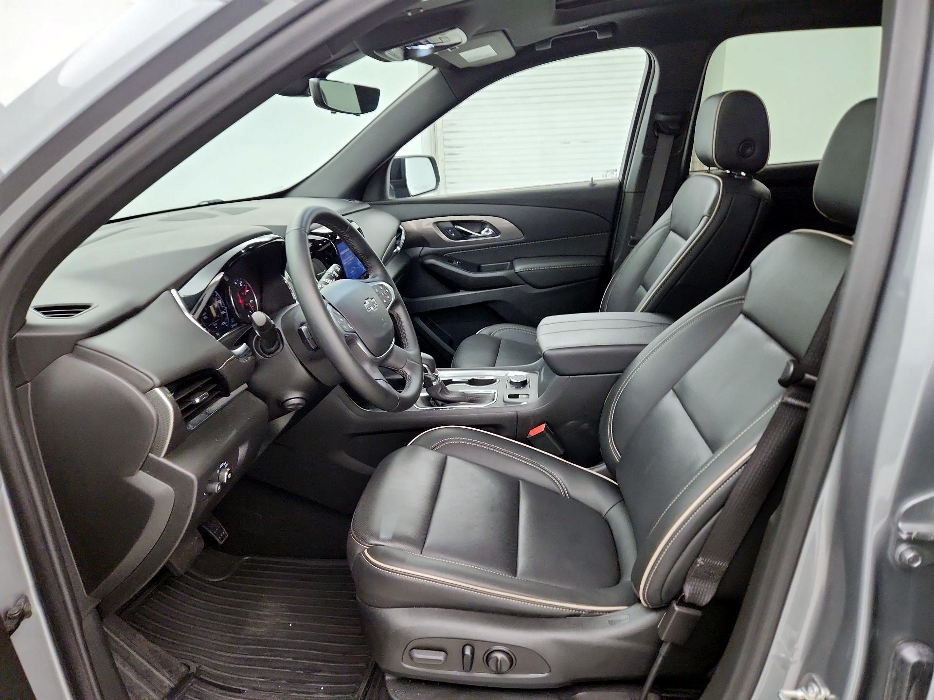 Thumbnail: 2023 Chevrolet Traverse - 11