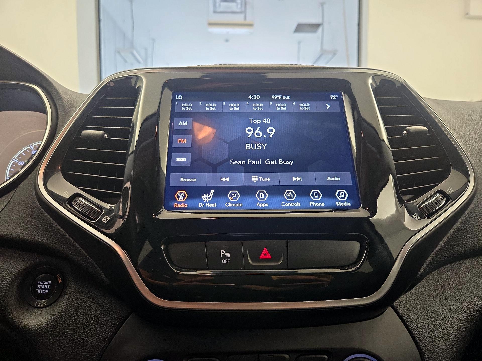 Thumbnail: 2019 Jeep Cherokee - 15
