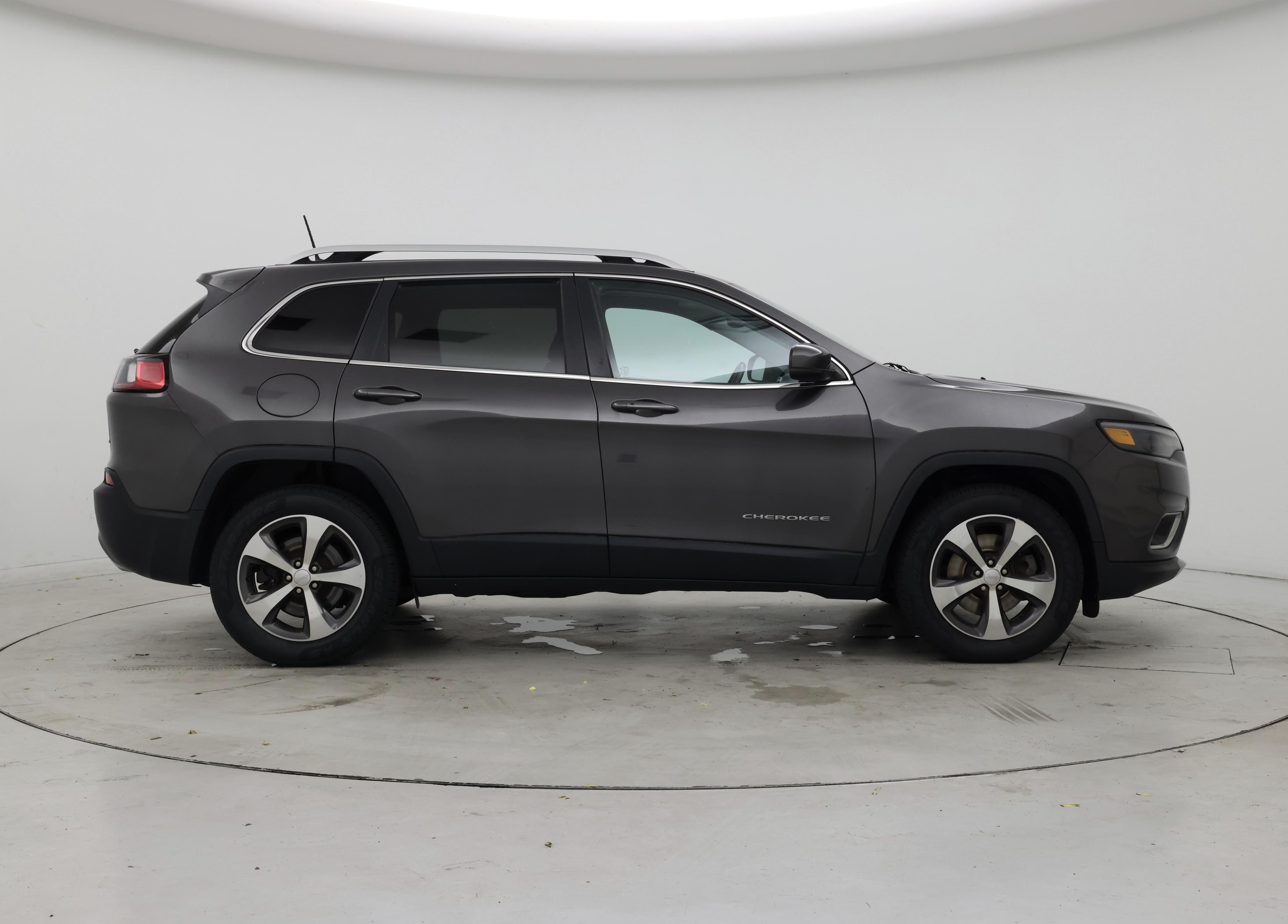 Thumbnail: 2019 Jeep Cherokee - 7