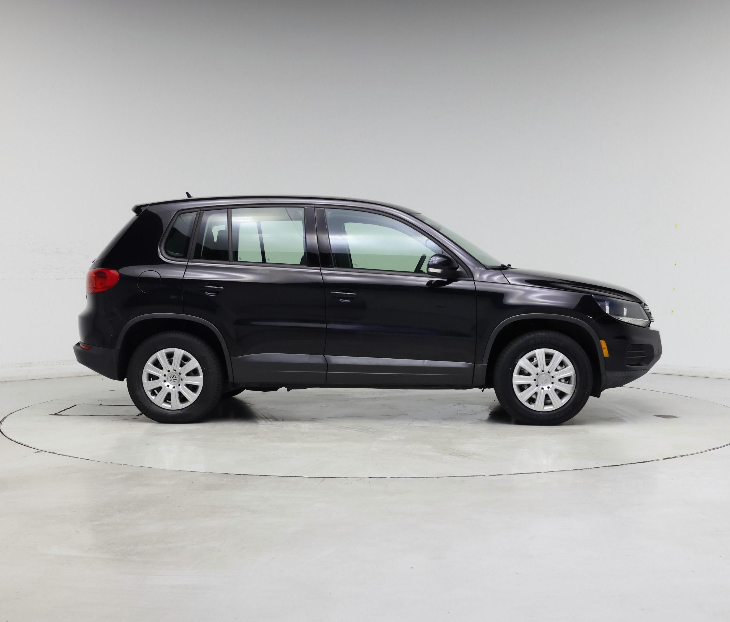Thumbnail: 2017 Volkswagen Tiguan - 7