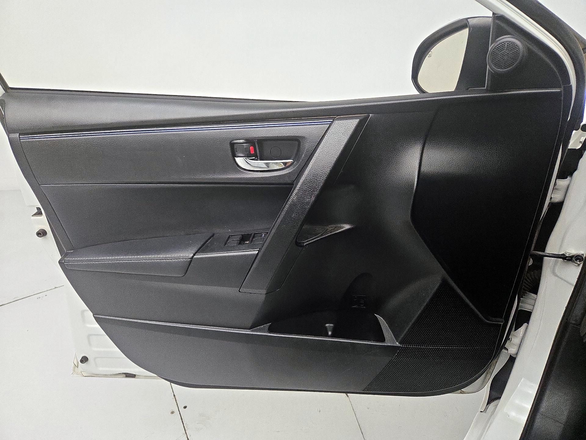 Thumbnail: 2019 Toyota Corolla - 12
