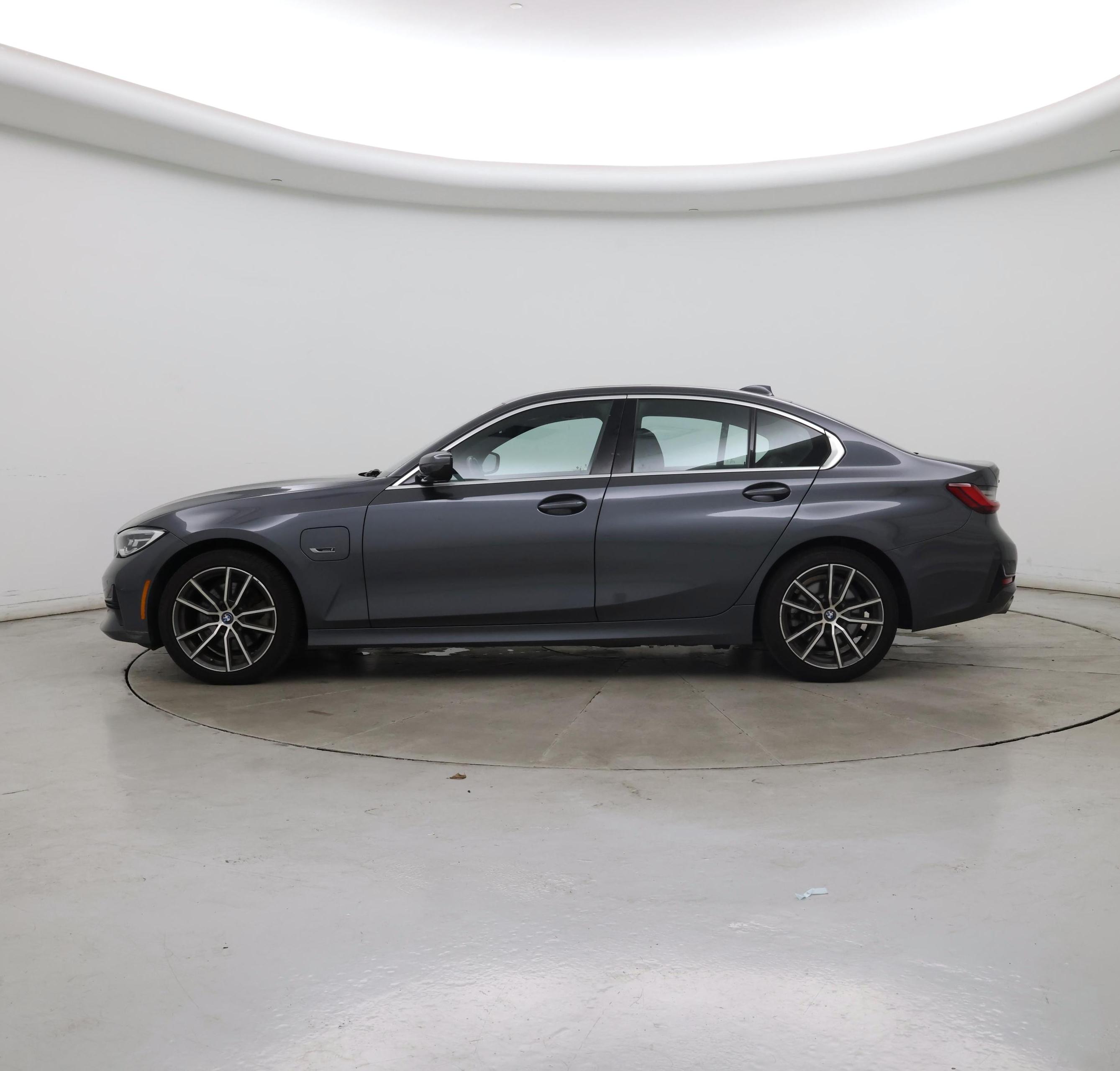 Thumbnail: 2022 BMW 3 Series - 3