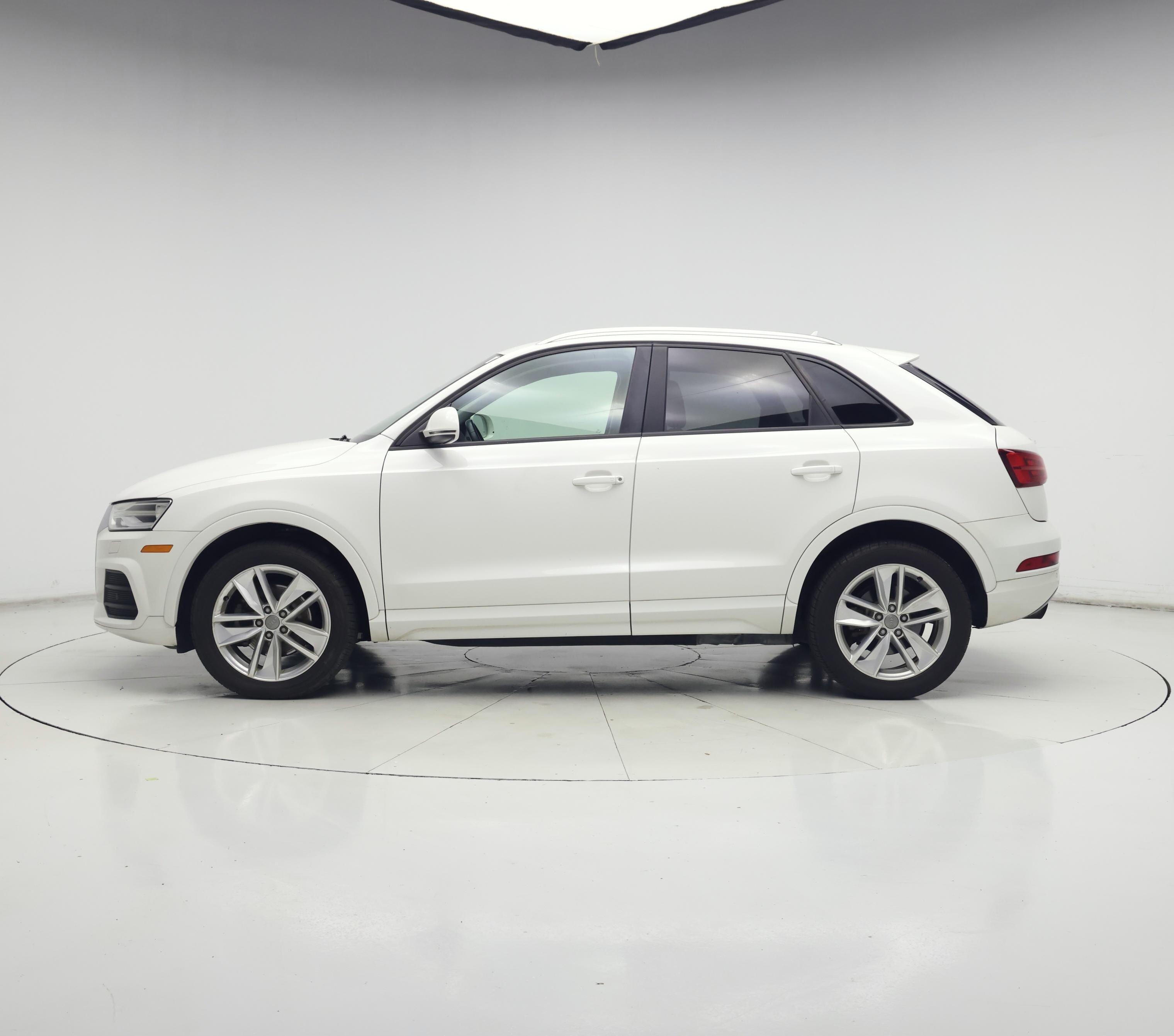 Thumbnail: 2017 Audi Q3 - 3
