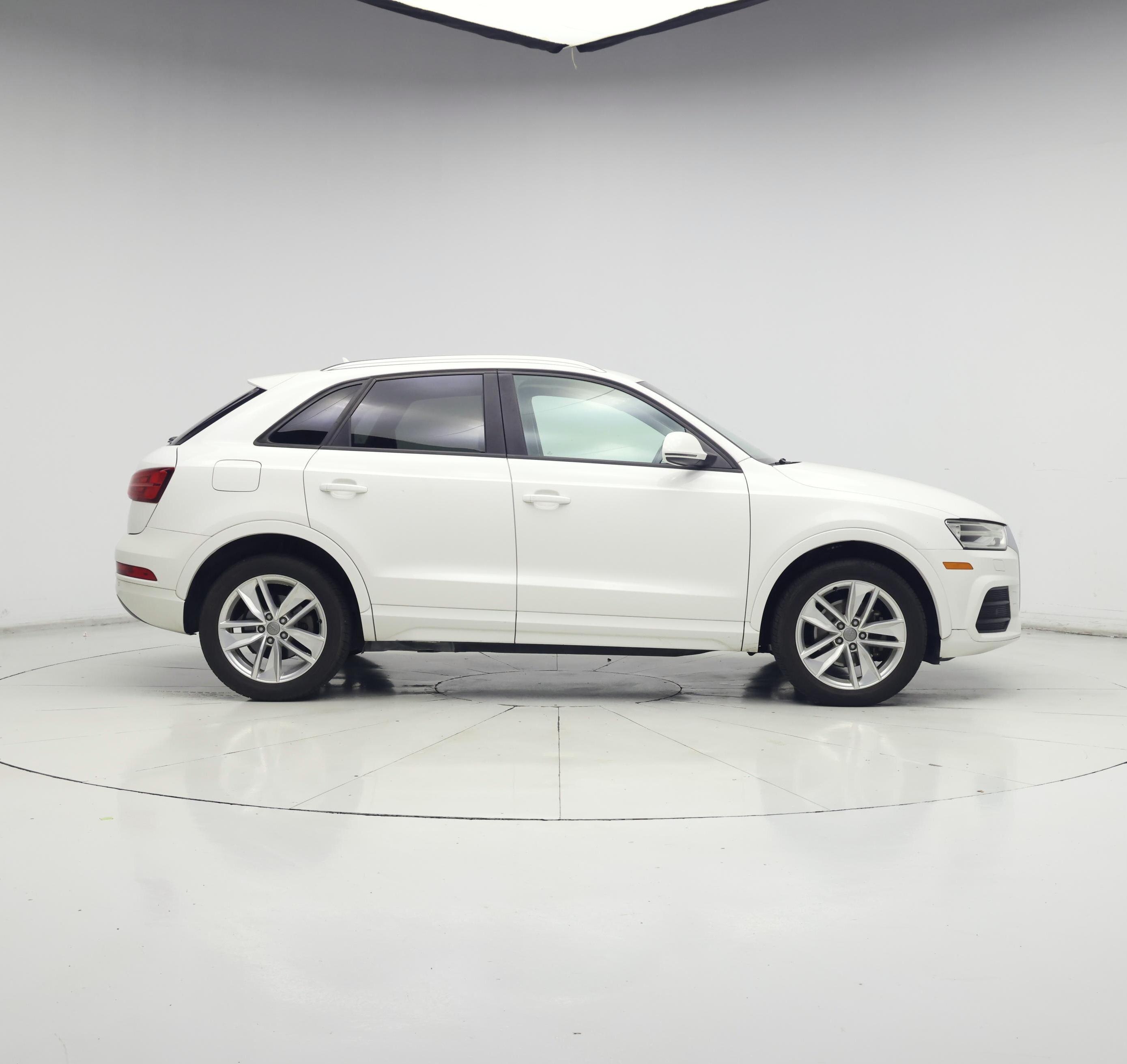 Thumbnail: 2017 Audi Q3 - 7