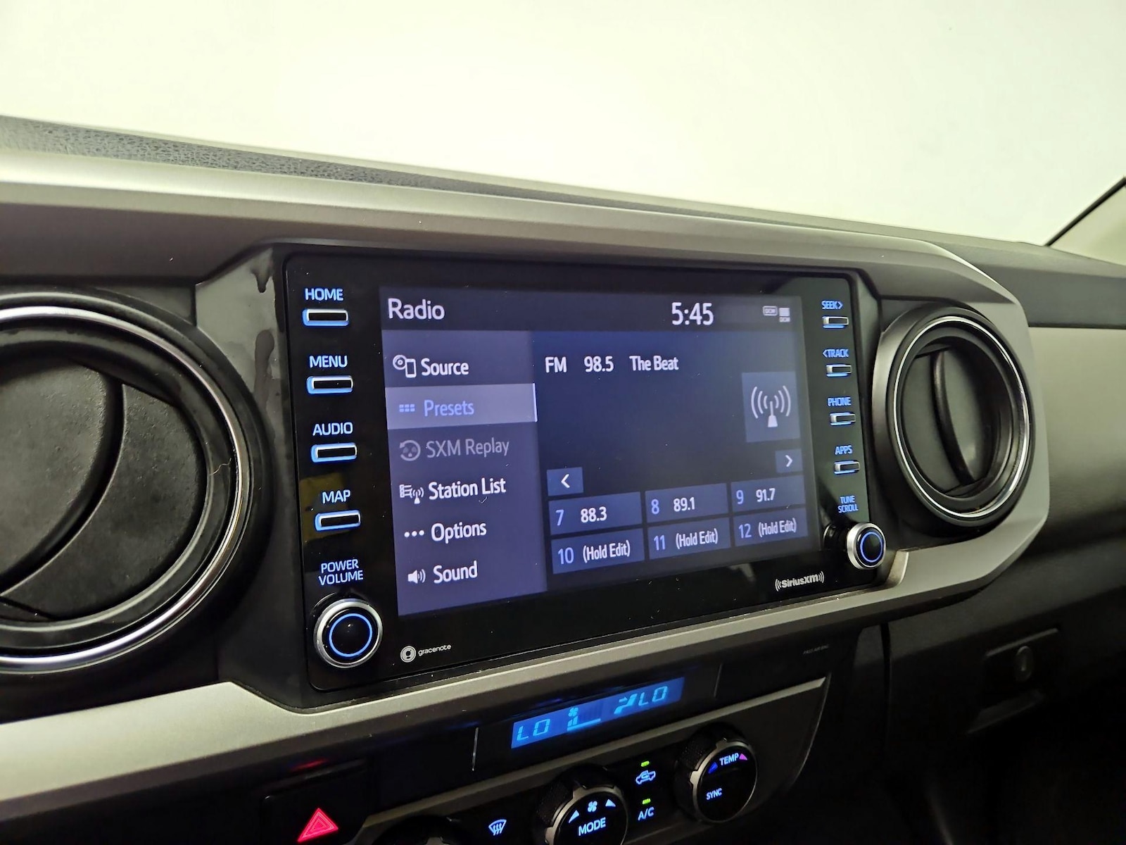 2022 Toyota Tacoma SR5 - Photo 16