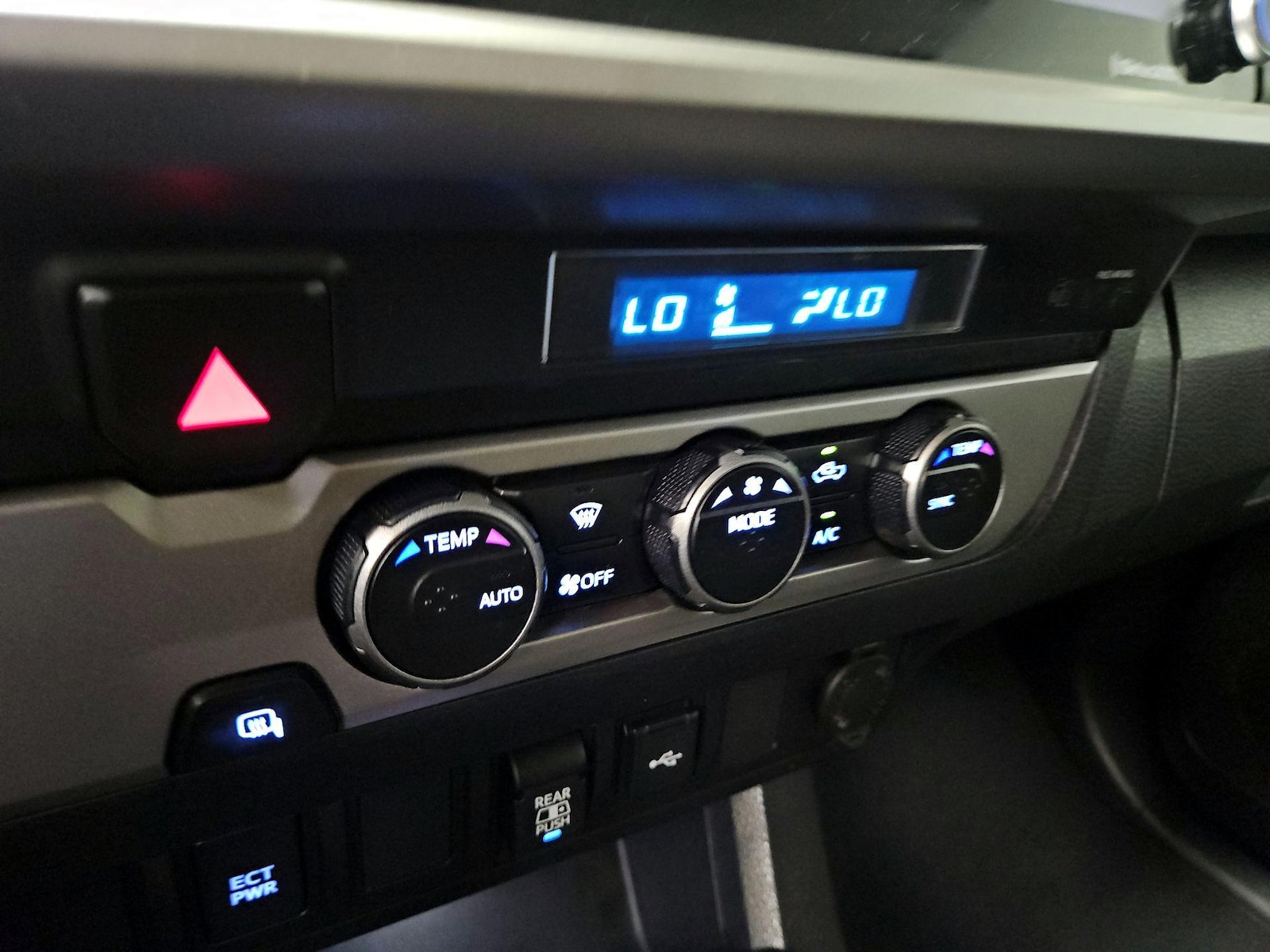 2022 Toyota Tacoma SR5 - Photo 17