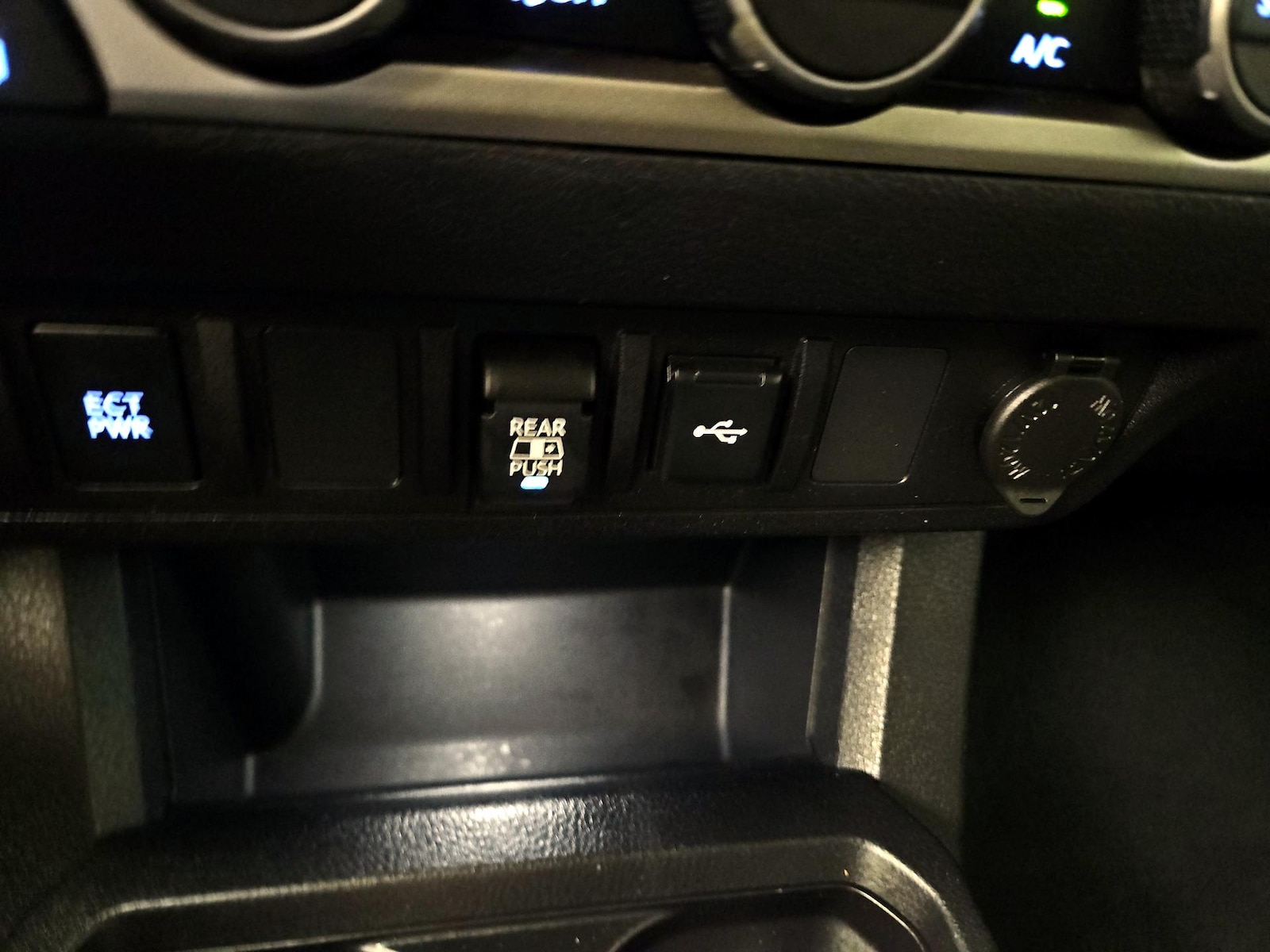 2022 Toyota Tacoma SR5 - Photo 19