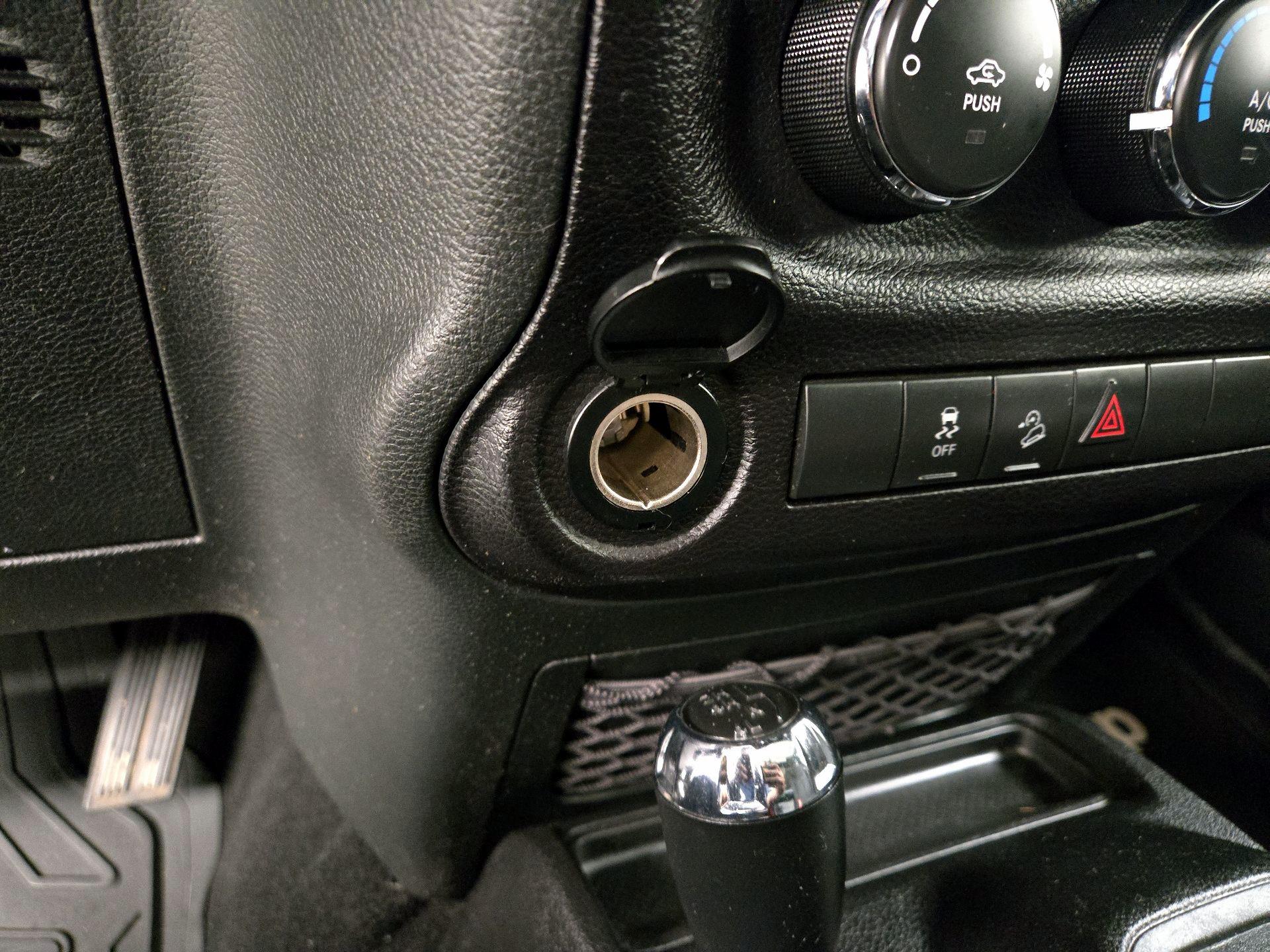 Thumbnail: 2014 Jeep Wrangler - 17