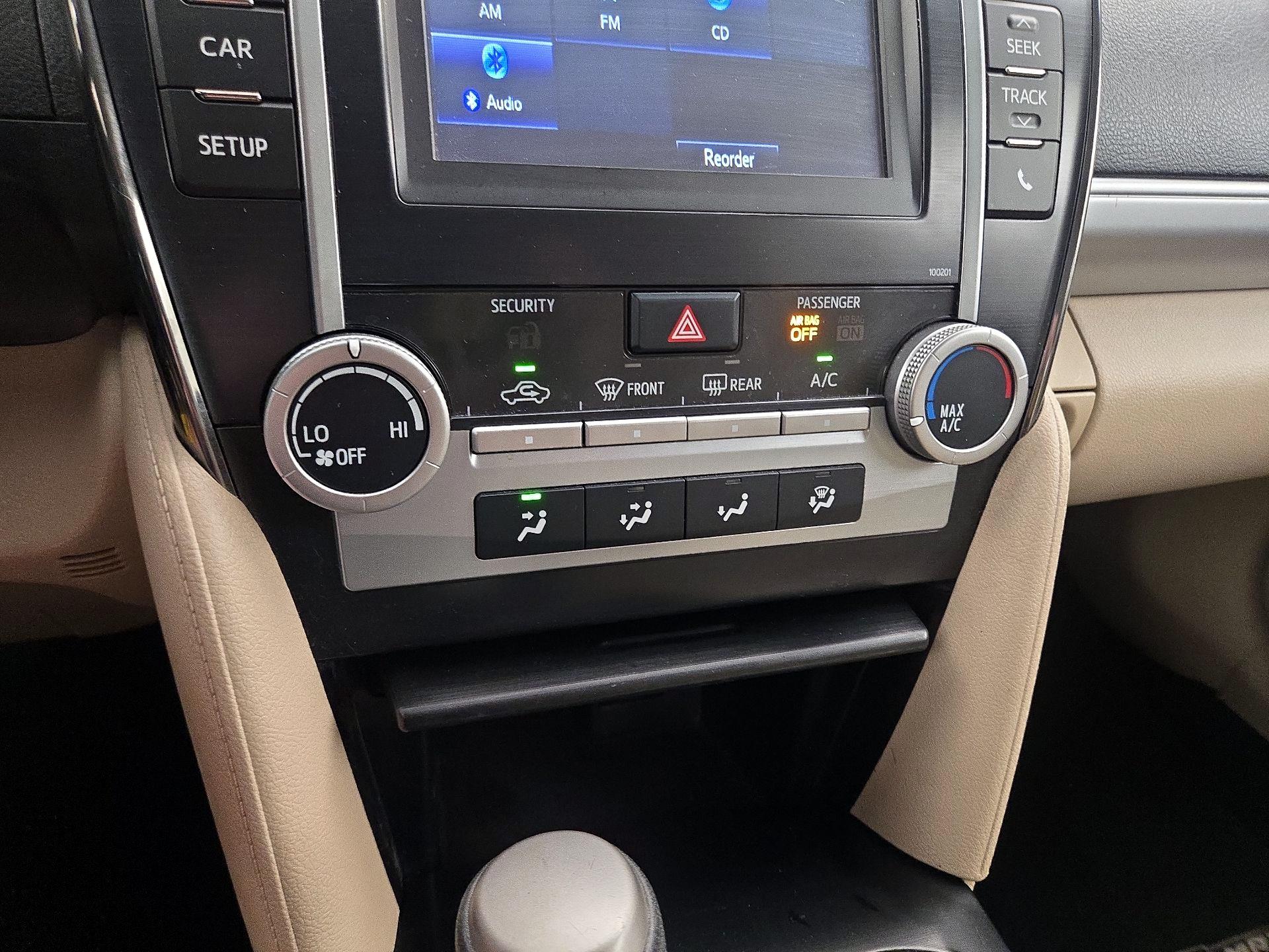 Thumbnail: 2014 Toyota Camry - 16