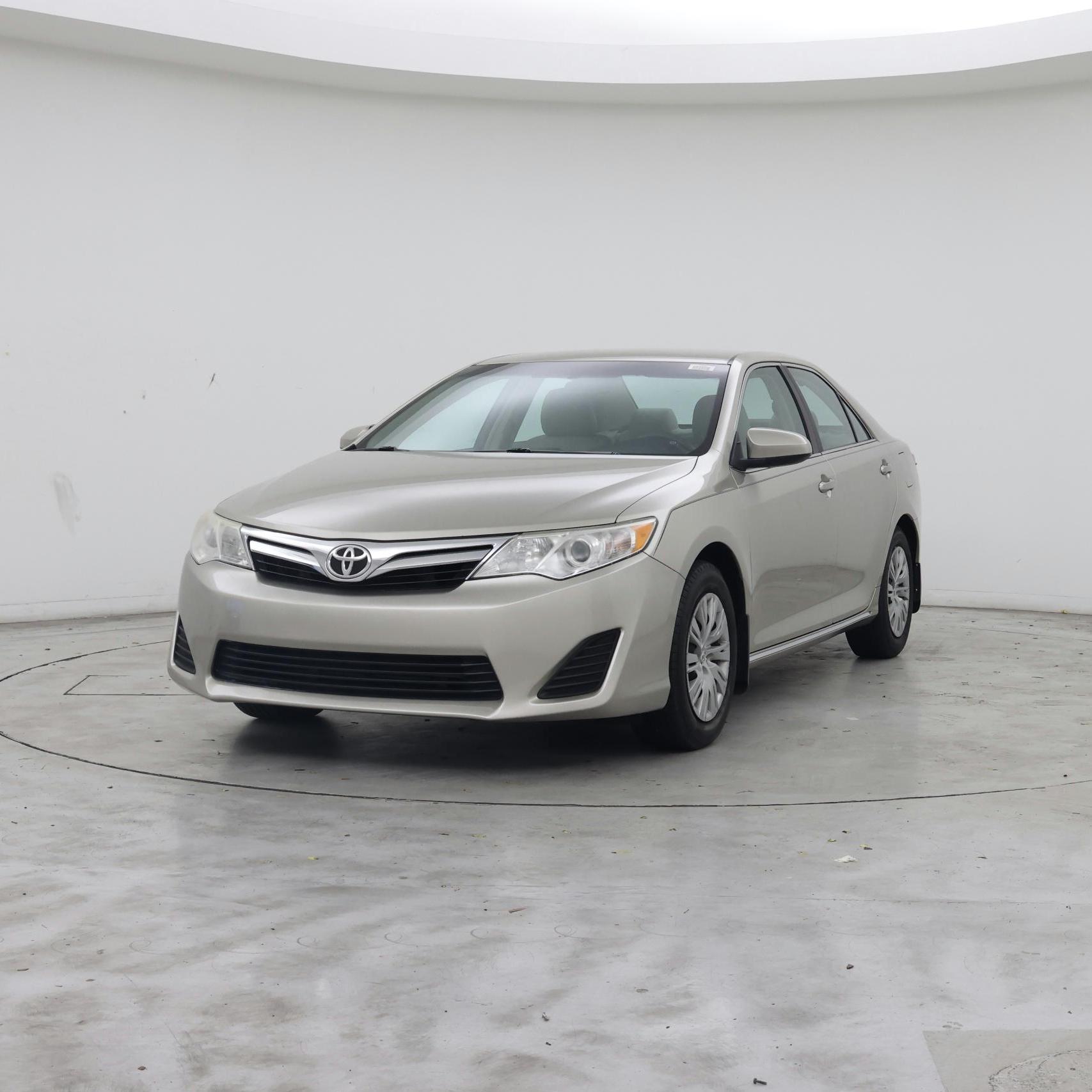 Thumbnail: 2014 Toyota Camry - 4