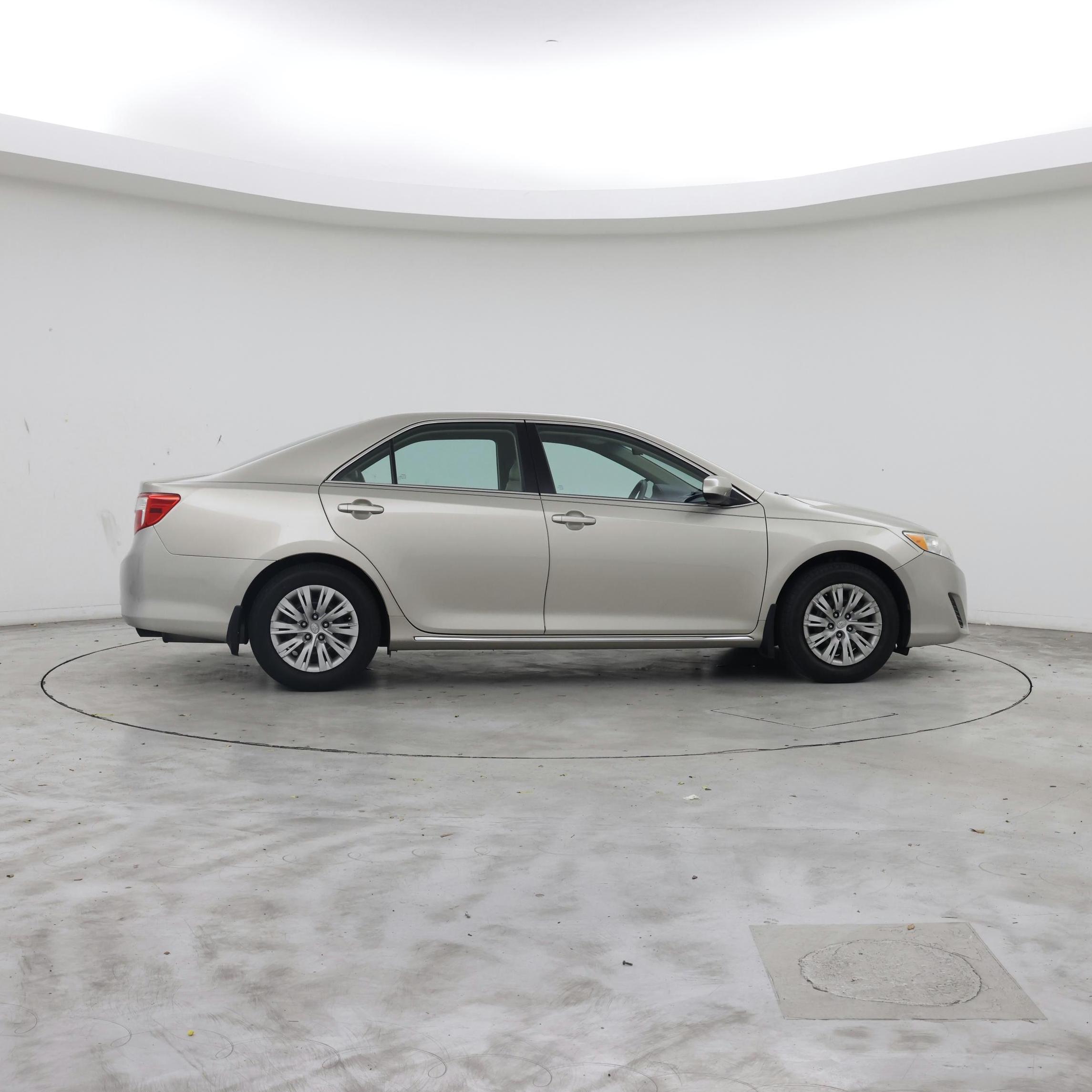 Thumbnail: 2014 Toyota Camry - 7