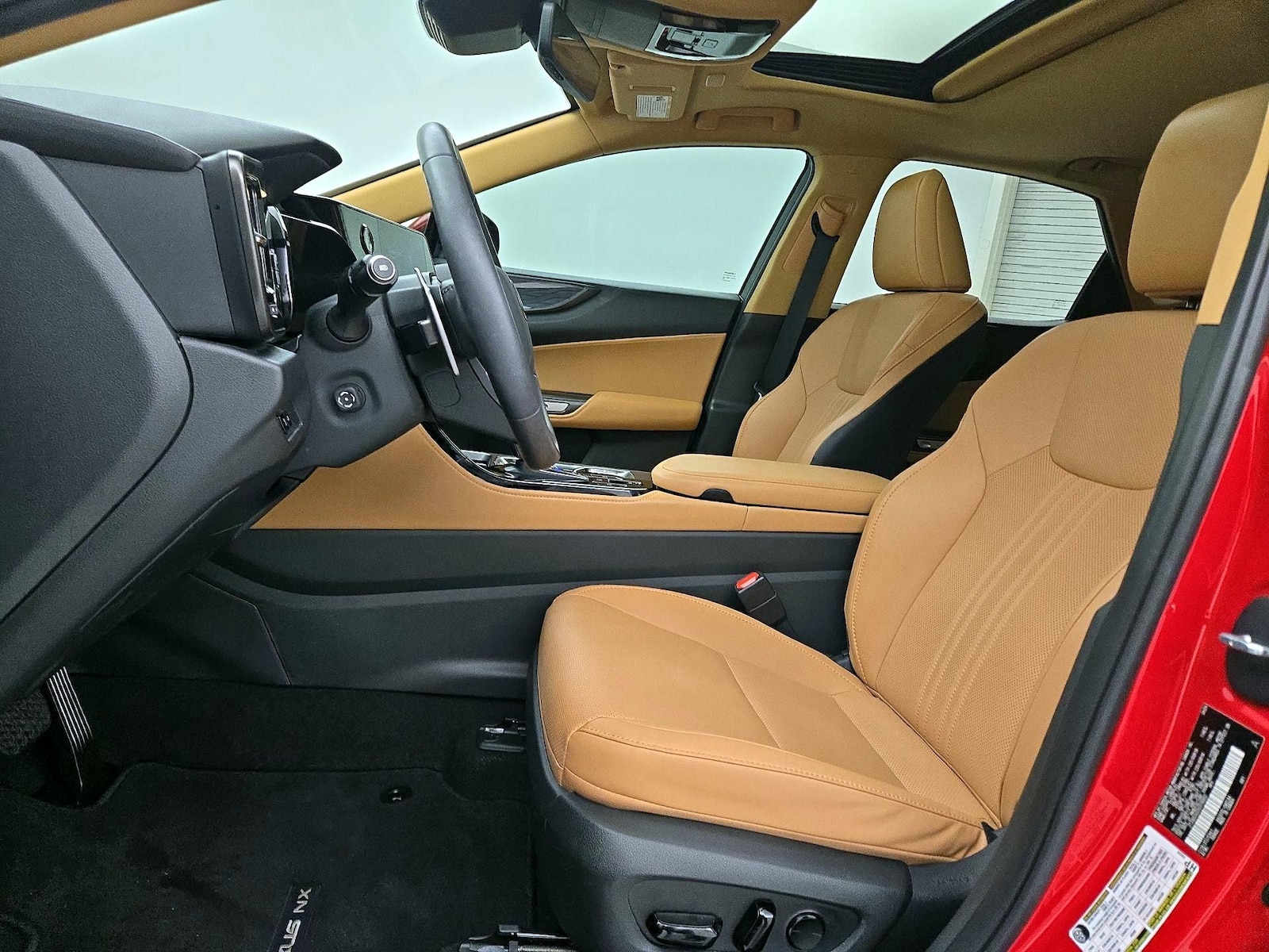 2025 Lexus NX 250 - Photo 12