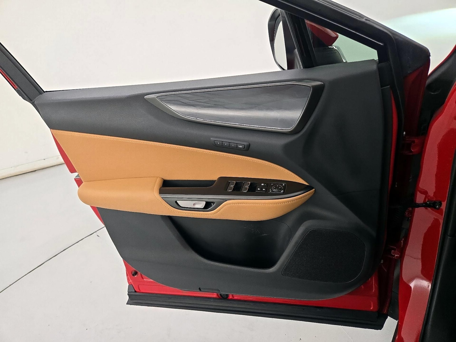 2025 Lexus NX 250 - Photo 13