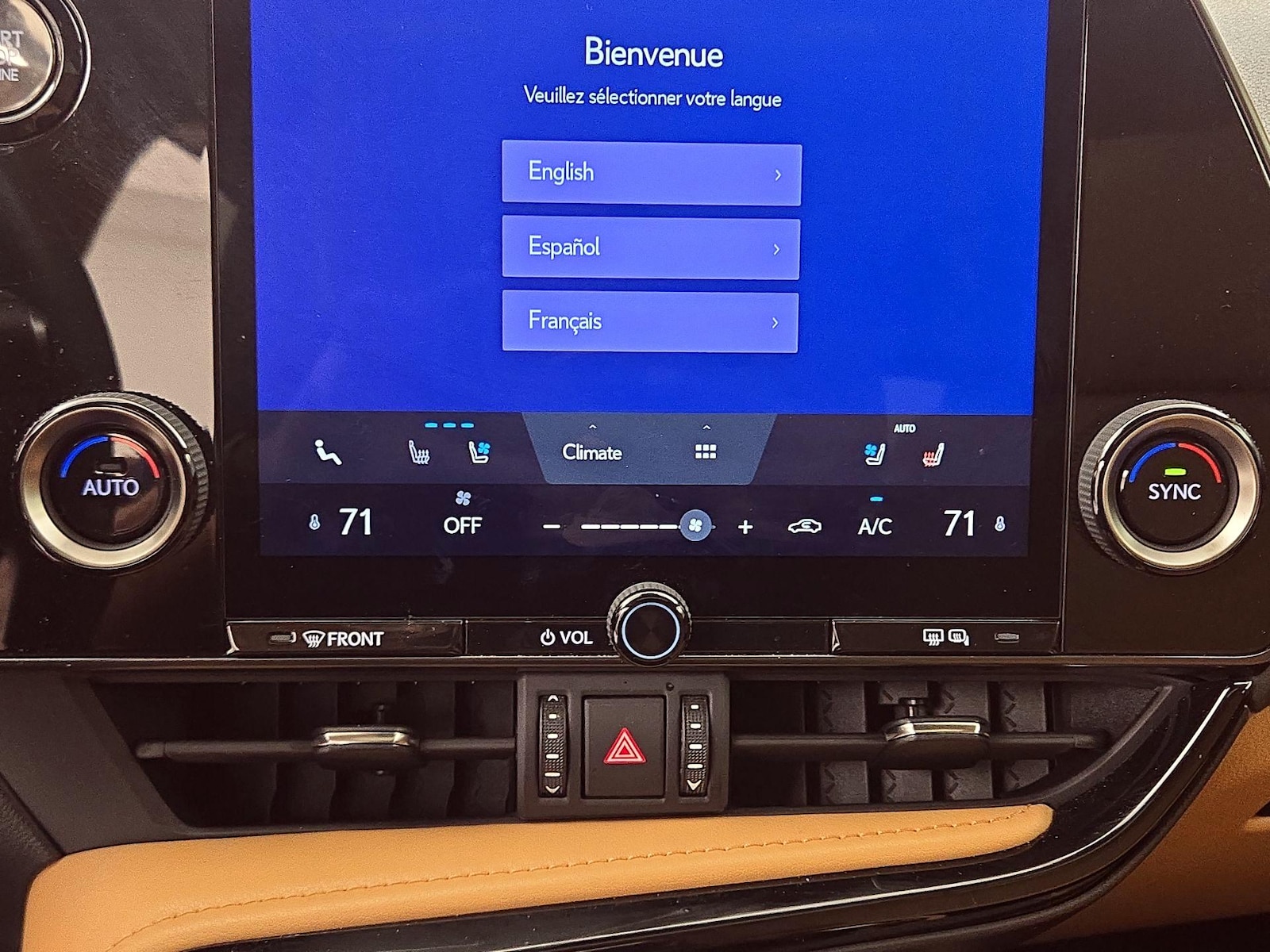 2025 Lexus NX 250 - Photo 17