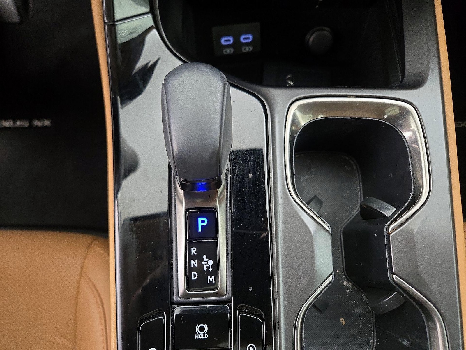 2025 Lexus NX 250 - Photo 18