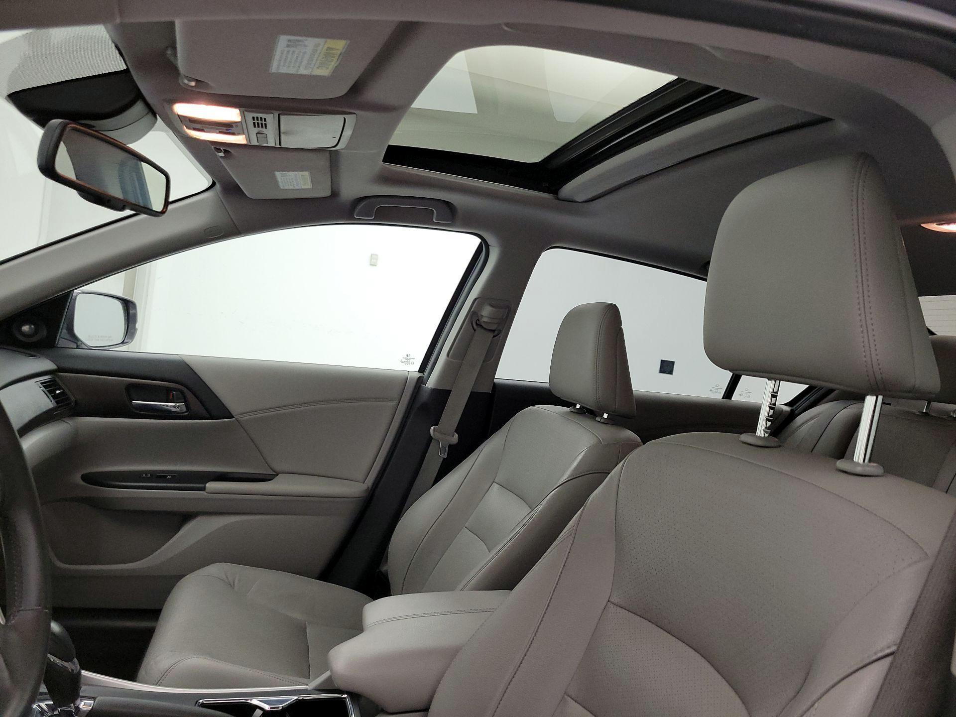 Thumbnail: 2015 Honda Accord - 18