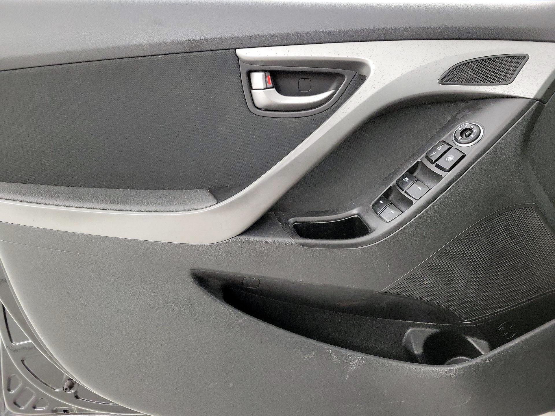 Thumbnail: 2016 Hyundai Elantra - 12