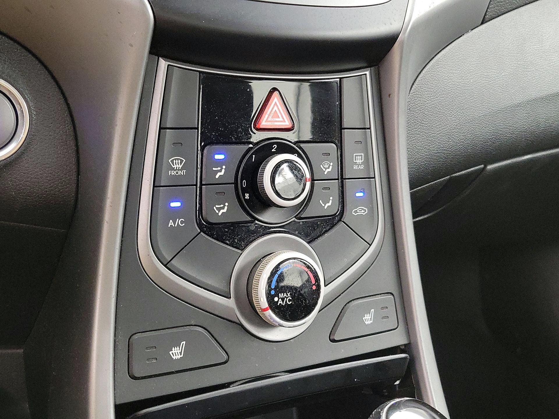 Thumbnail: 2016 Hyundai Elantra - 16
