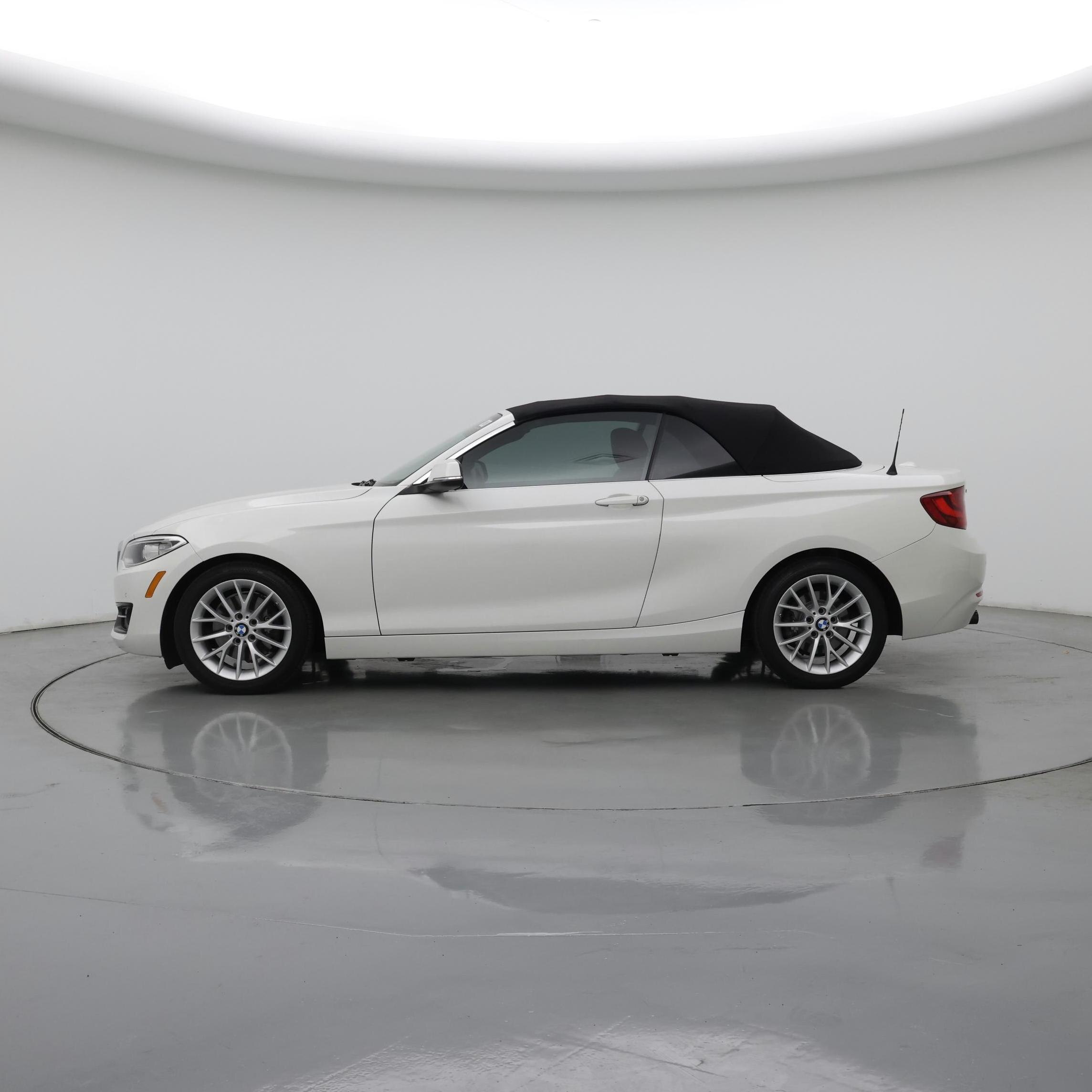 Thumbnail: 2016 BMW 2 Series - 3