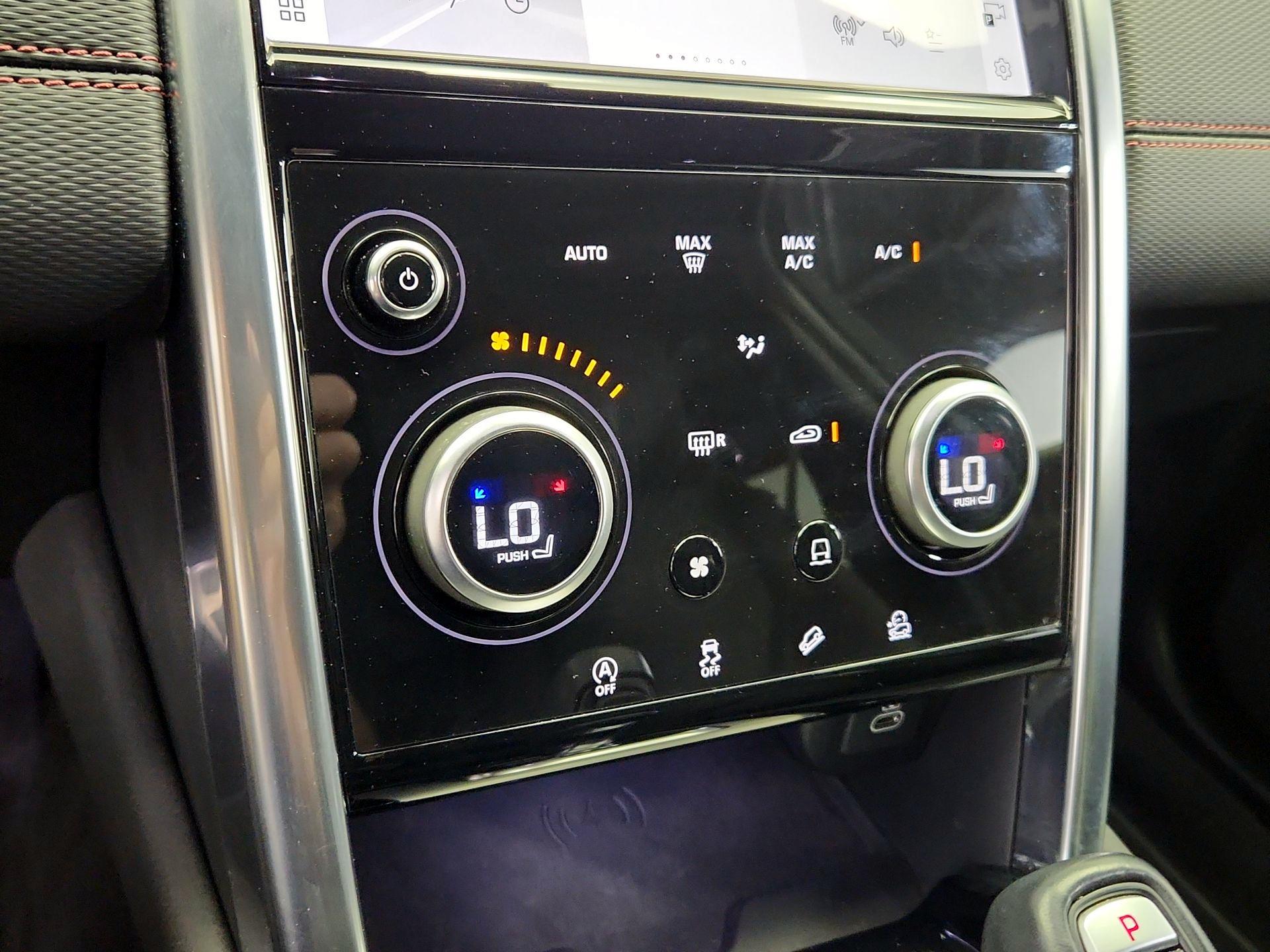 Thumbnail: 2023 Land Rover Discovery Sport - 17