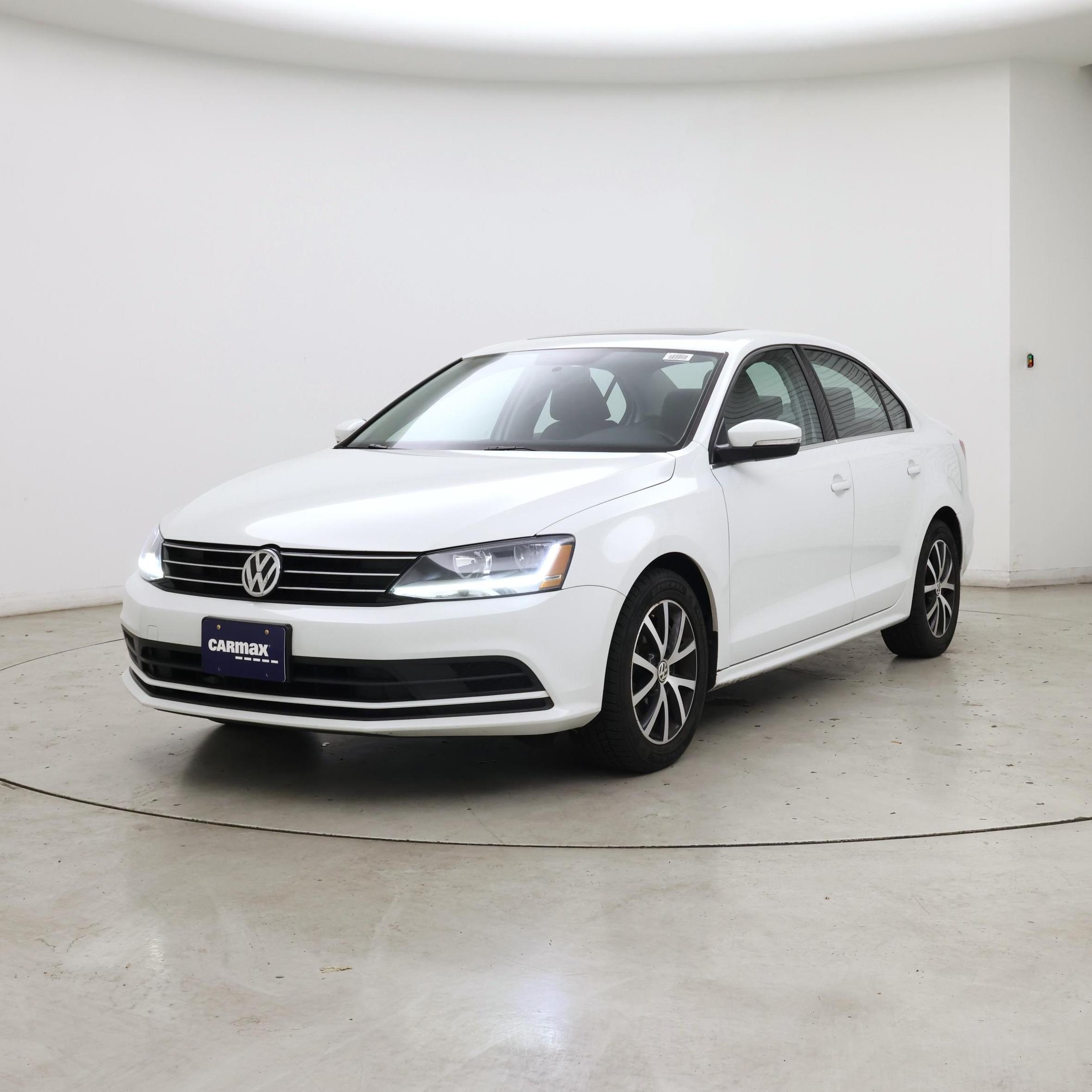 Thumbnail: 2017 Volkswagen Jetta - 4