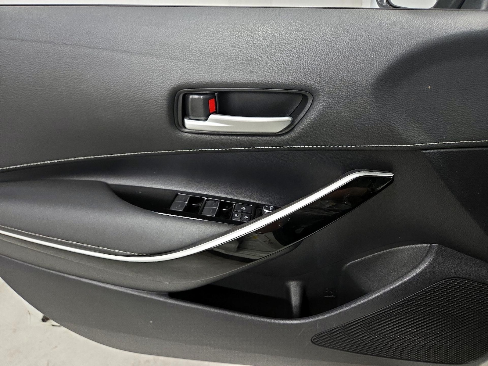 2020 Toyota Corolla Hatchback XSE - Photo 13