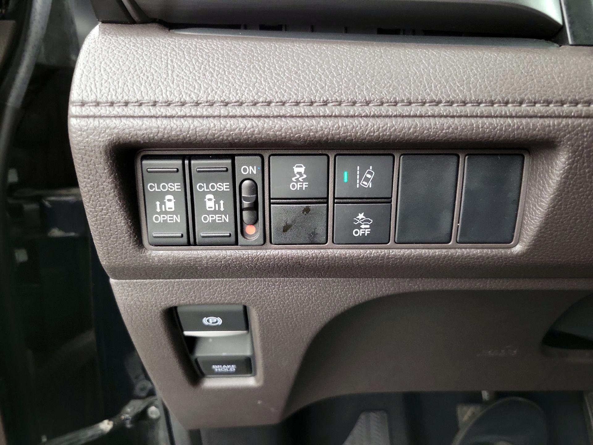 Thumbnail: 2019 Honda Odyssey - 11
