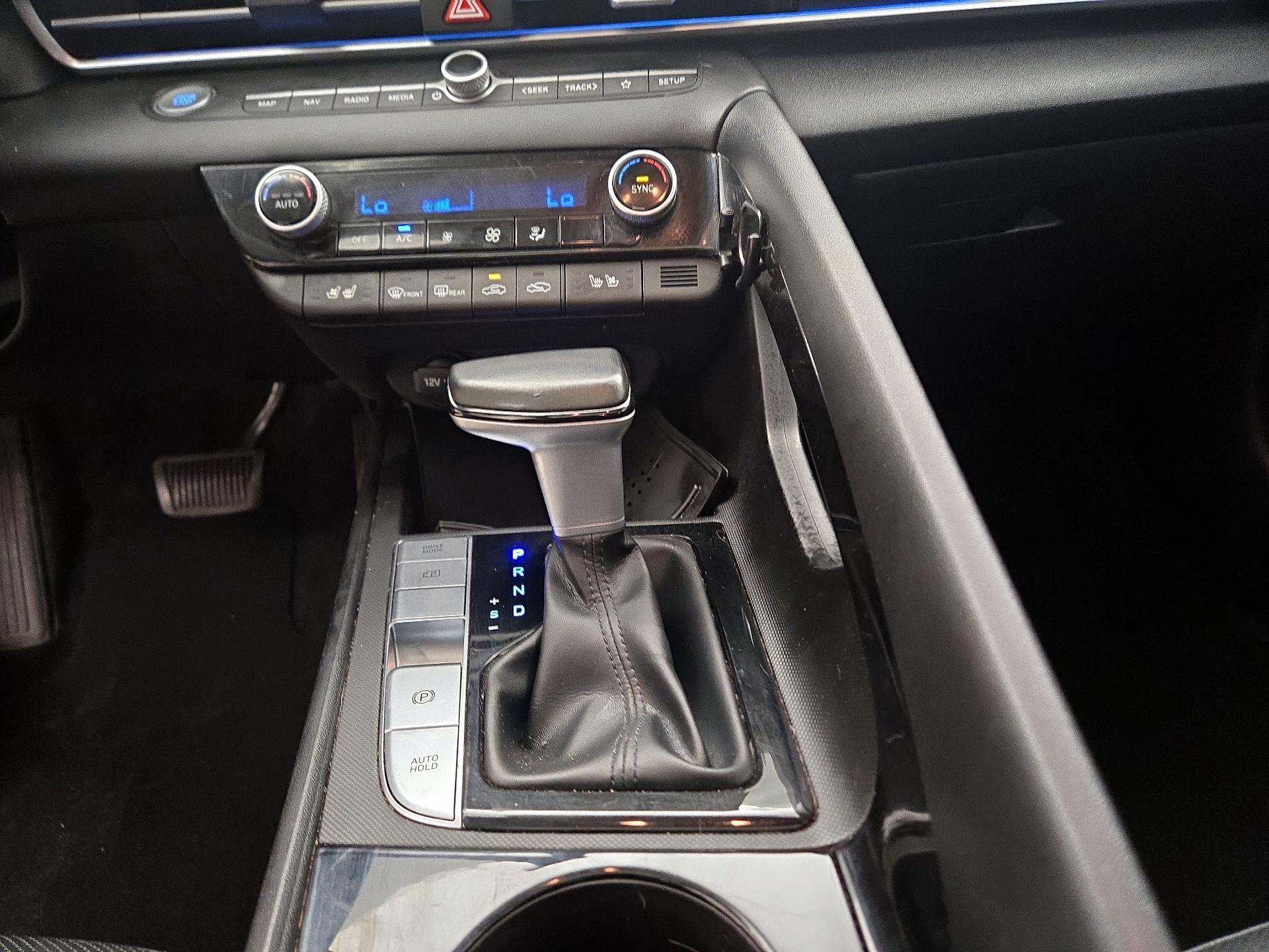 Thumbnail: 2021 Hyundai Elantra - 18