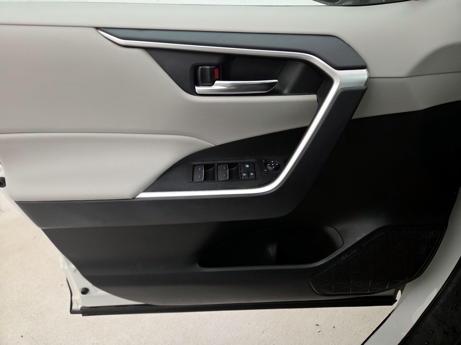Thumbnail: 2024 Toyota RAV4 - 12