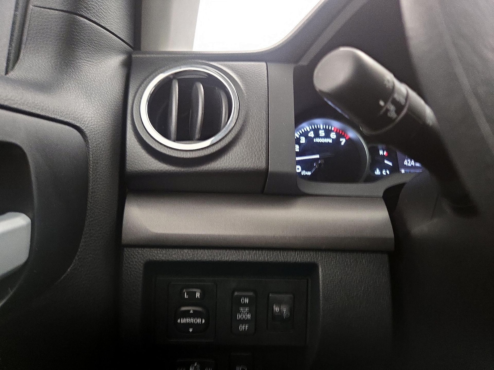 2018 Toyota Tundra SR5 - Photo 14