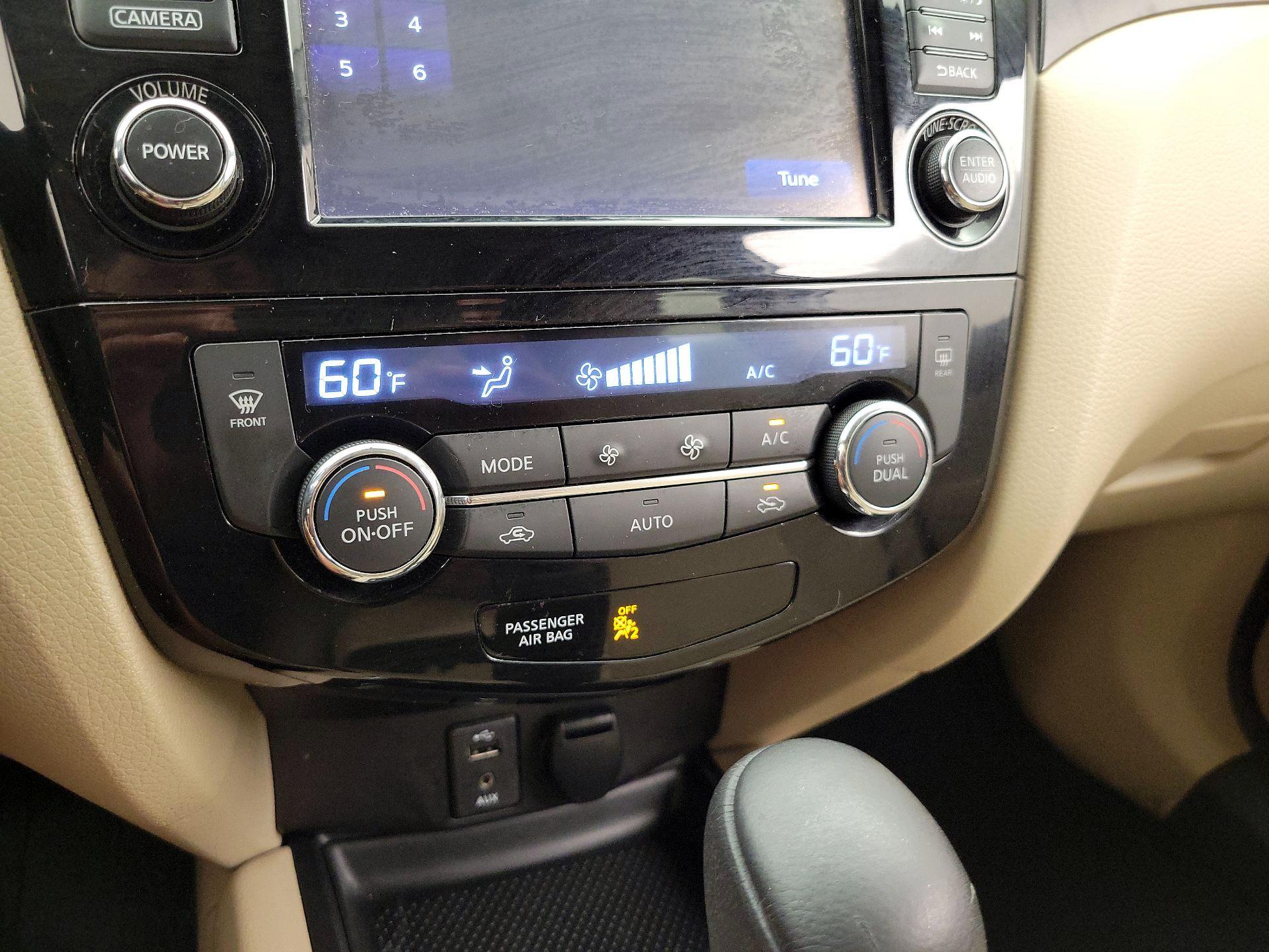 Thumbnail: 2016 Nissan Rogue - 15