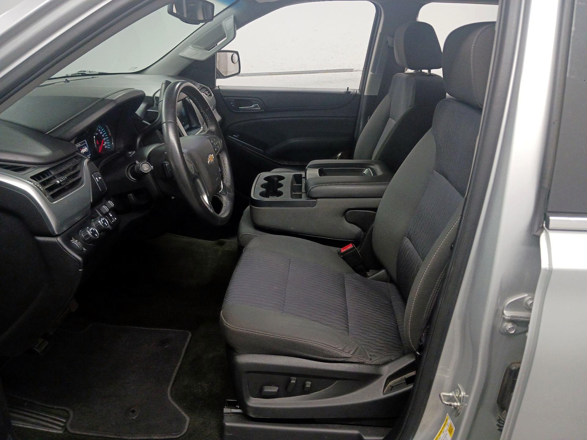 Thumbnail: 2017 Chevrolet Tahoe - 11