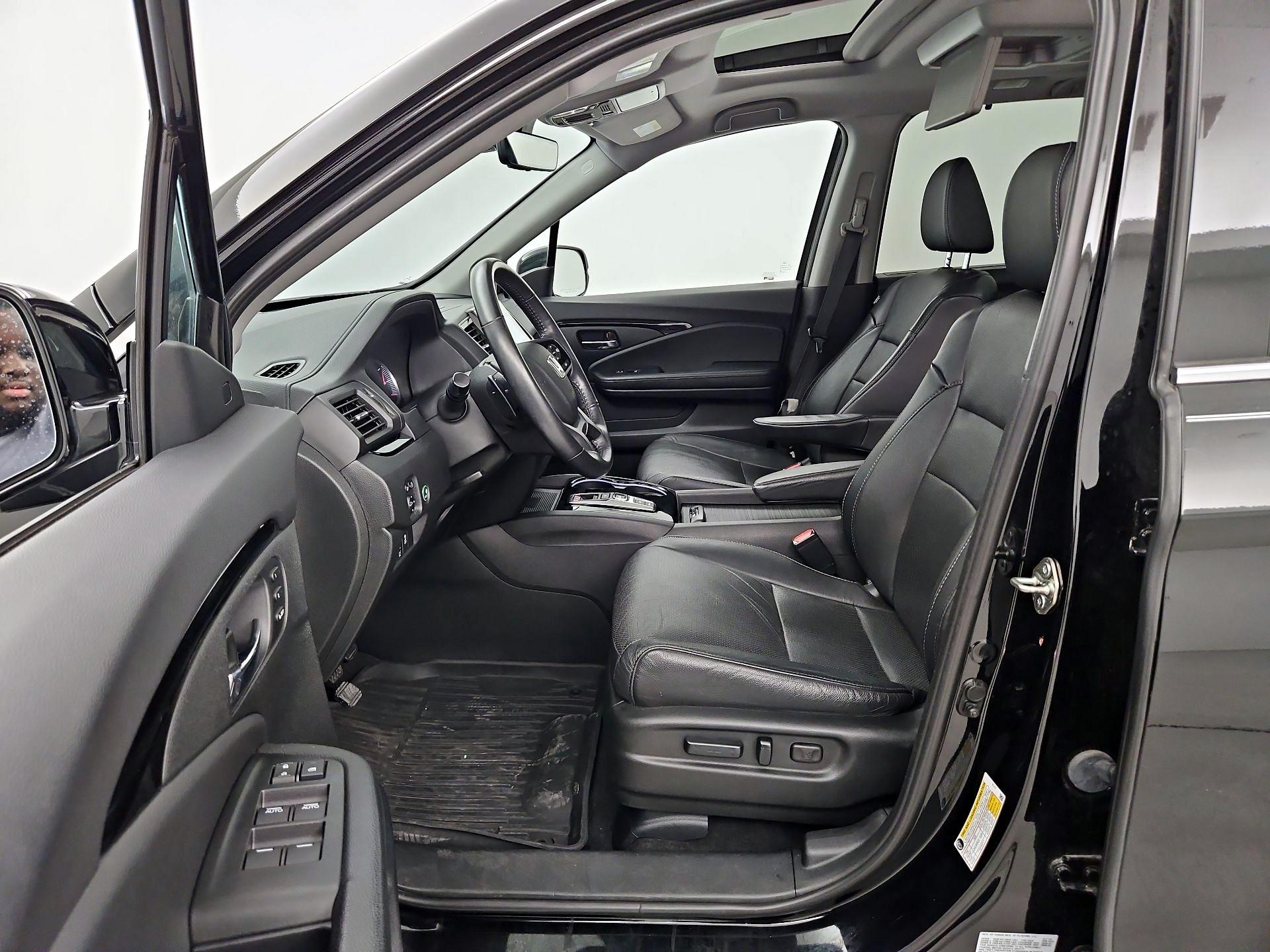 Thumbnail: 2019 Honda Pilot - 11