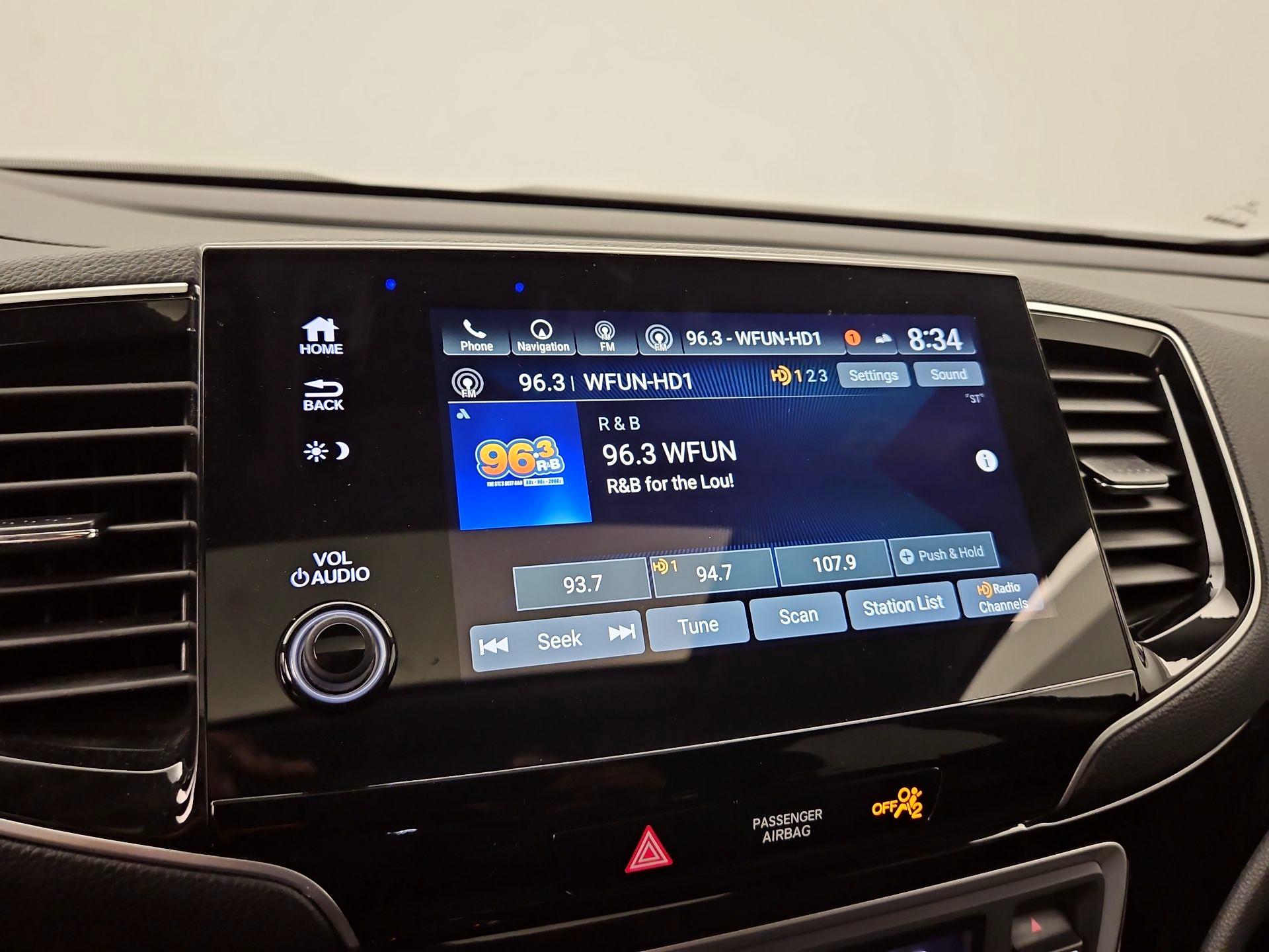 Thumbnail: 2019 Honda Pilot - 16