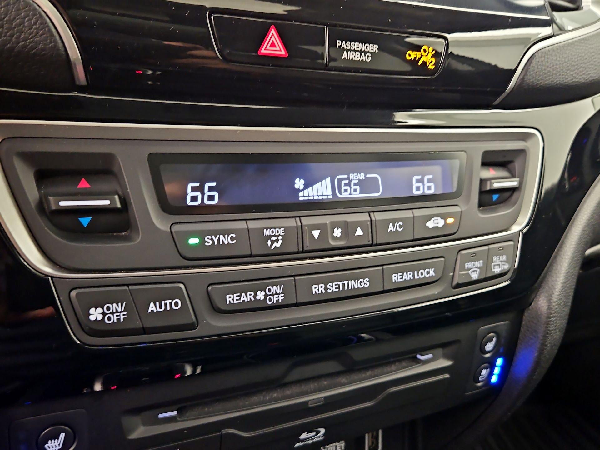 Thumbnail: 2019 Honda Pilot - 17