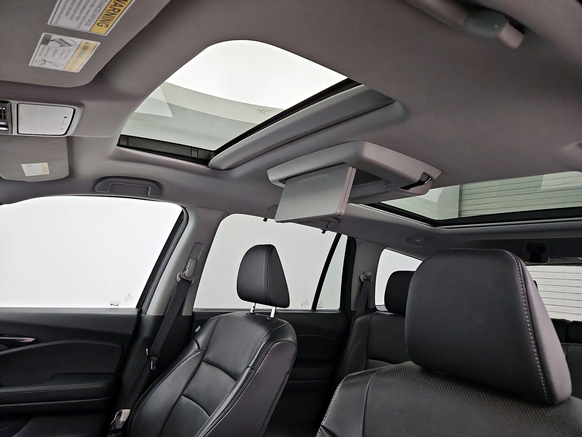 Thumbnail: 2019 Honda Pilot - 20
