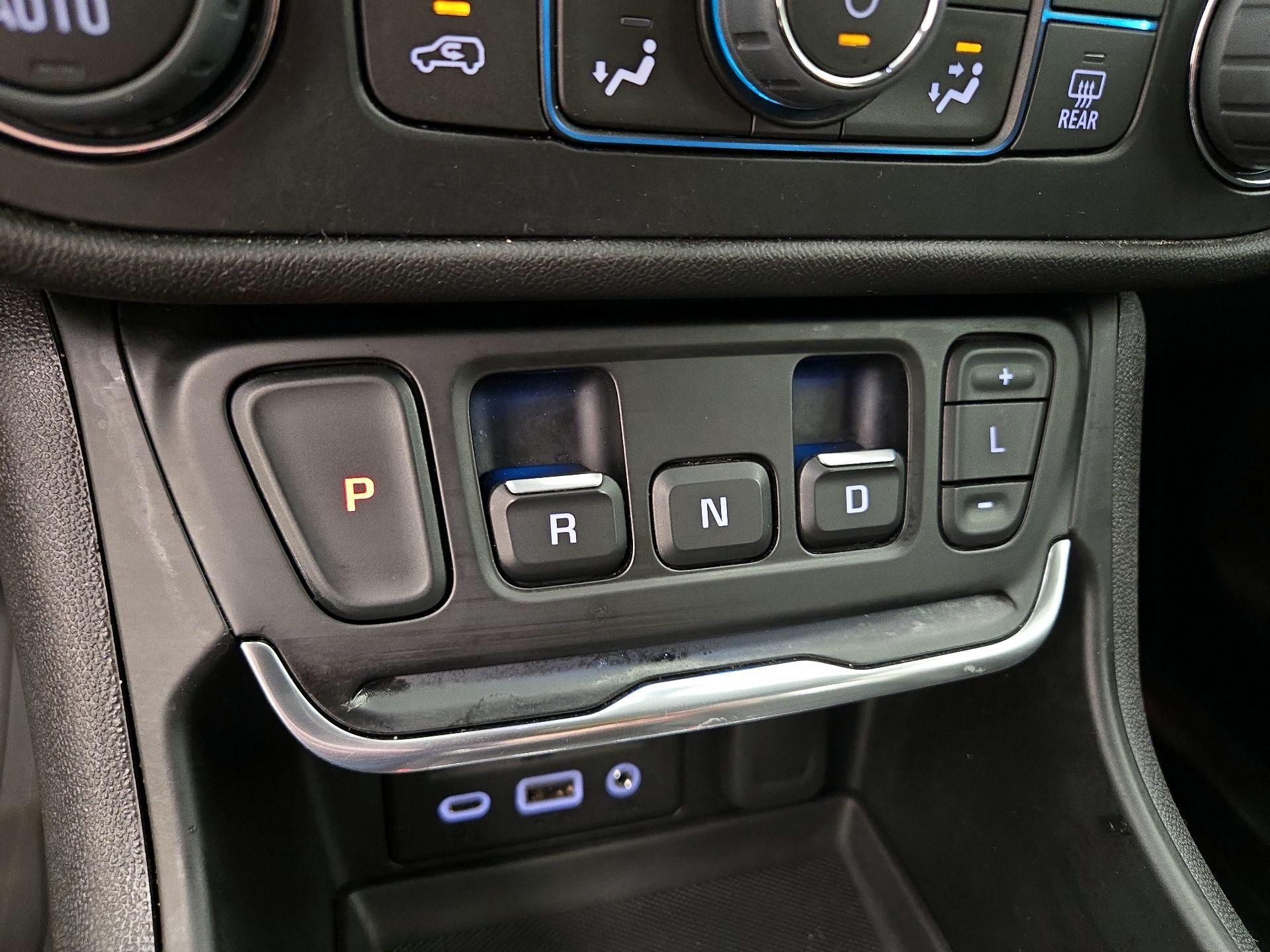 Thumbnail: 2020 GMC Terrain - 17