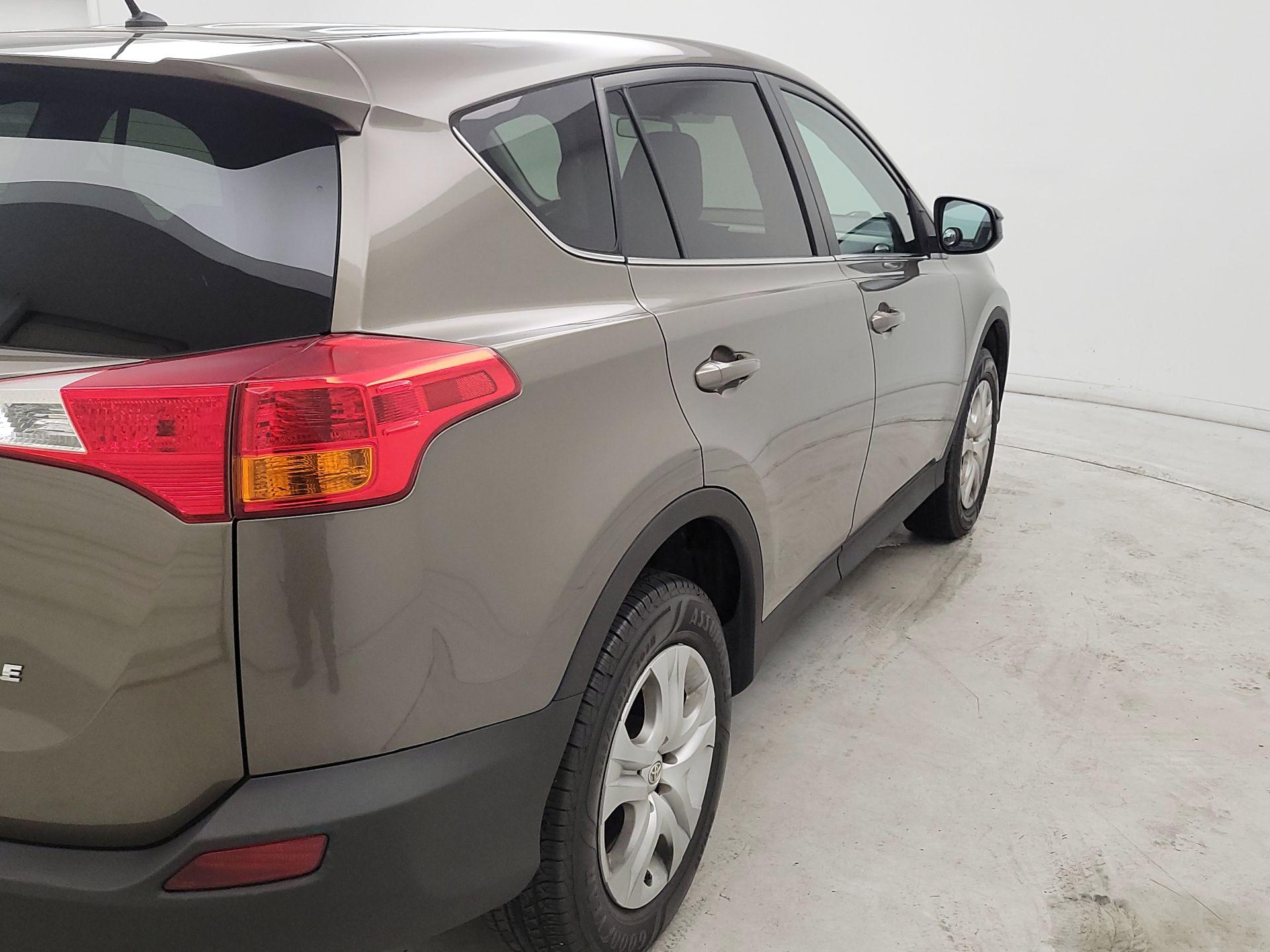 Thumbnail: 2015 Toyota RAV4 - 5
