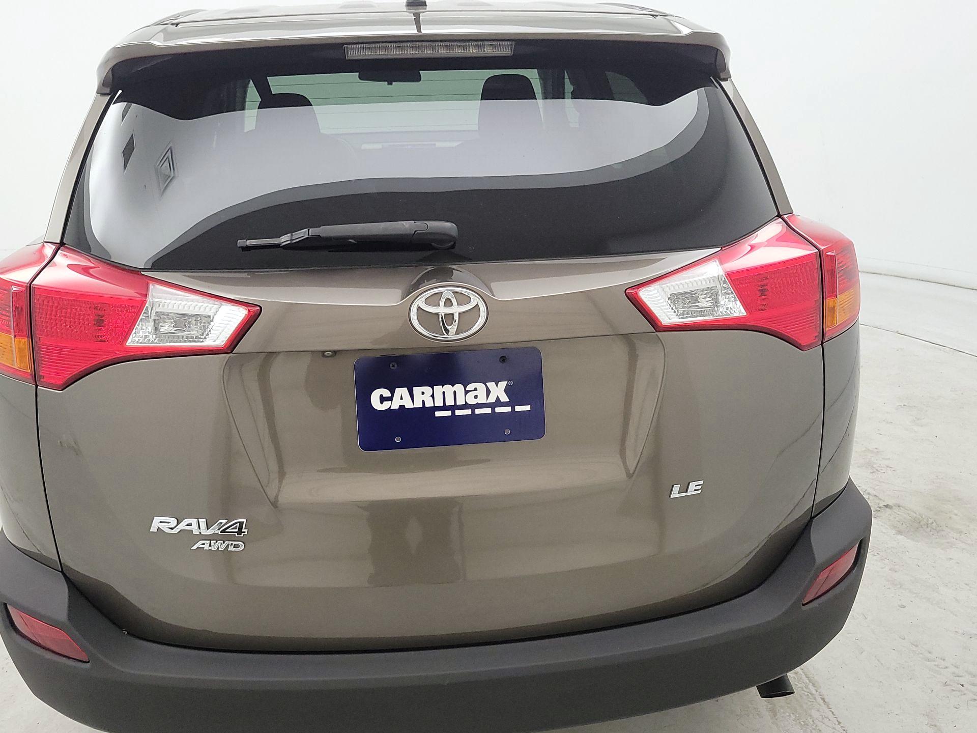 Thumbnail: 2015 Toyota RAV4 - 6