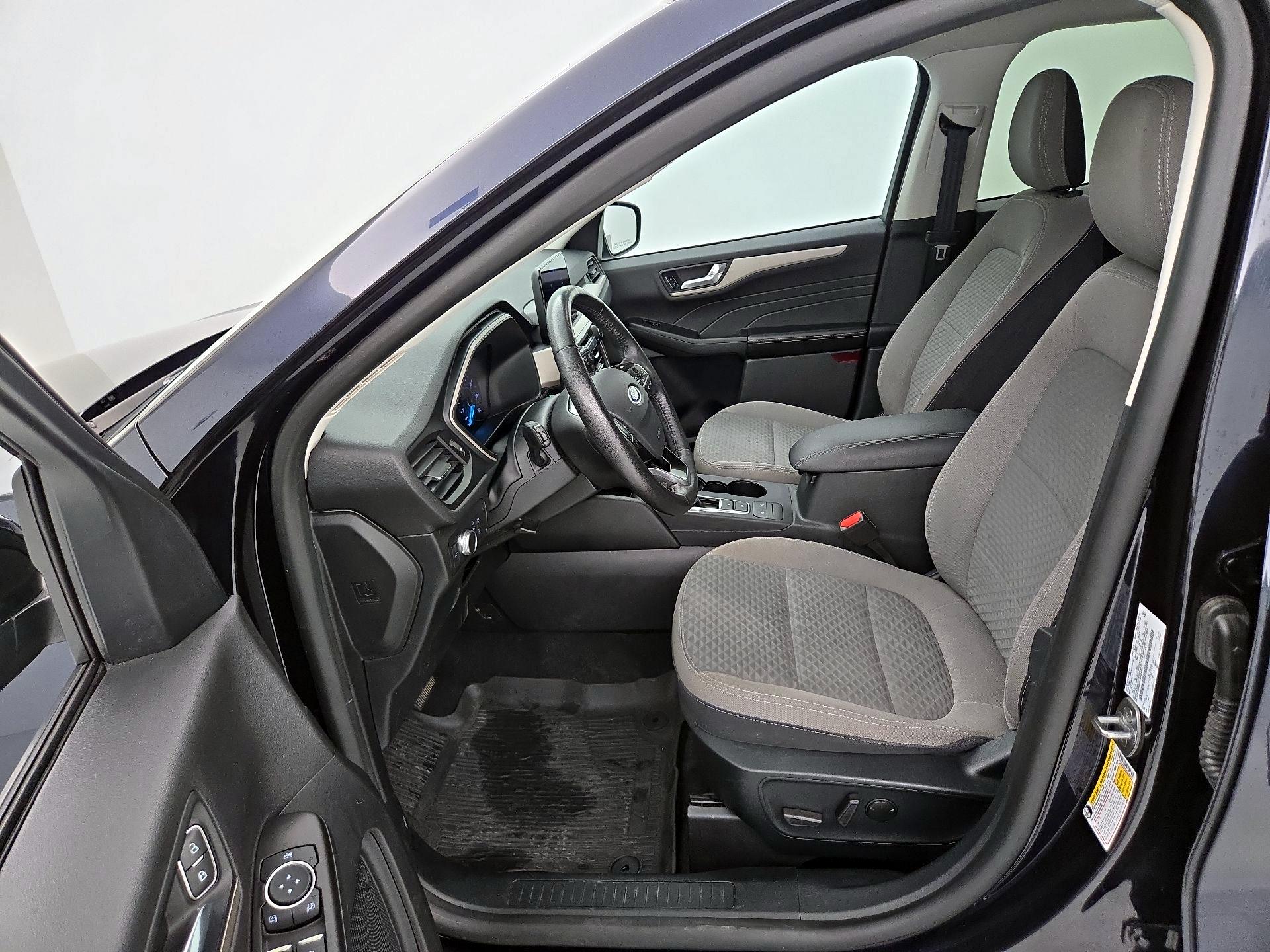 Thumbnail: 2021 Ford Escape - 11