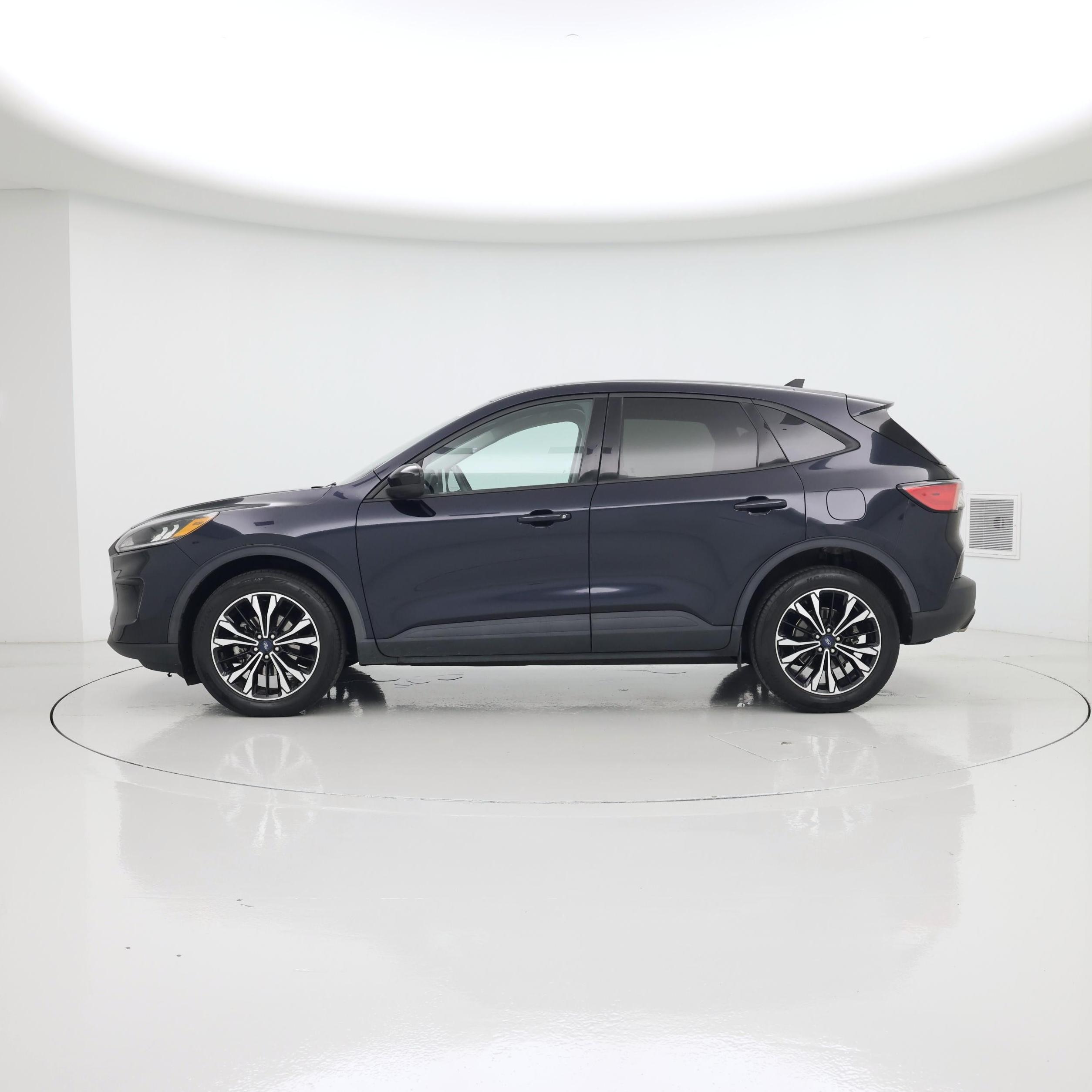 Thumbnail: 2021 Ford Escape - 3