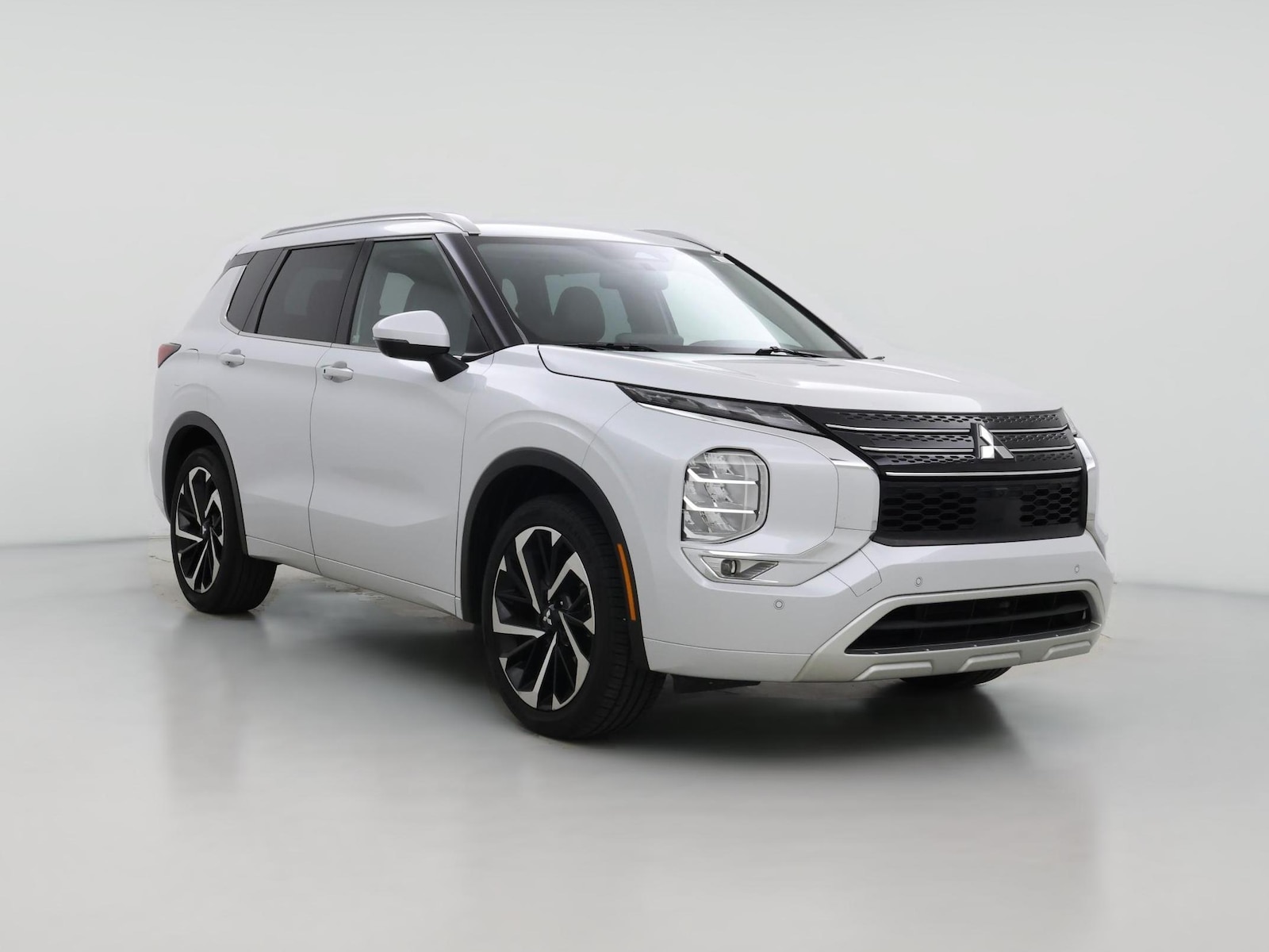 2023 Mitsubishi Outlander SEL - Photo 1