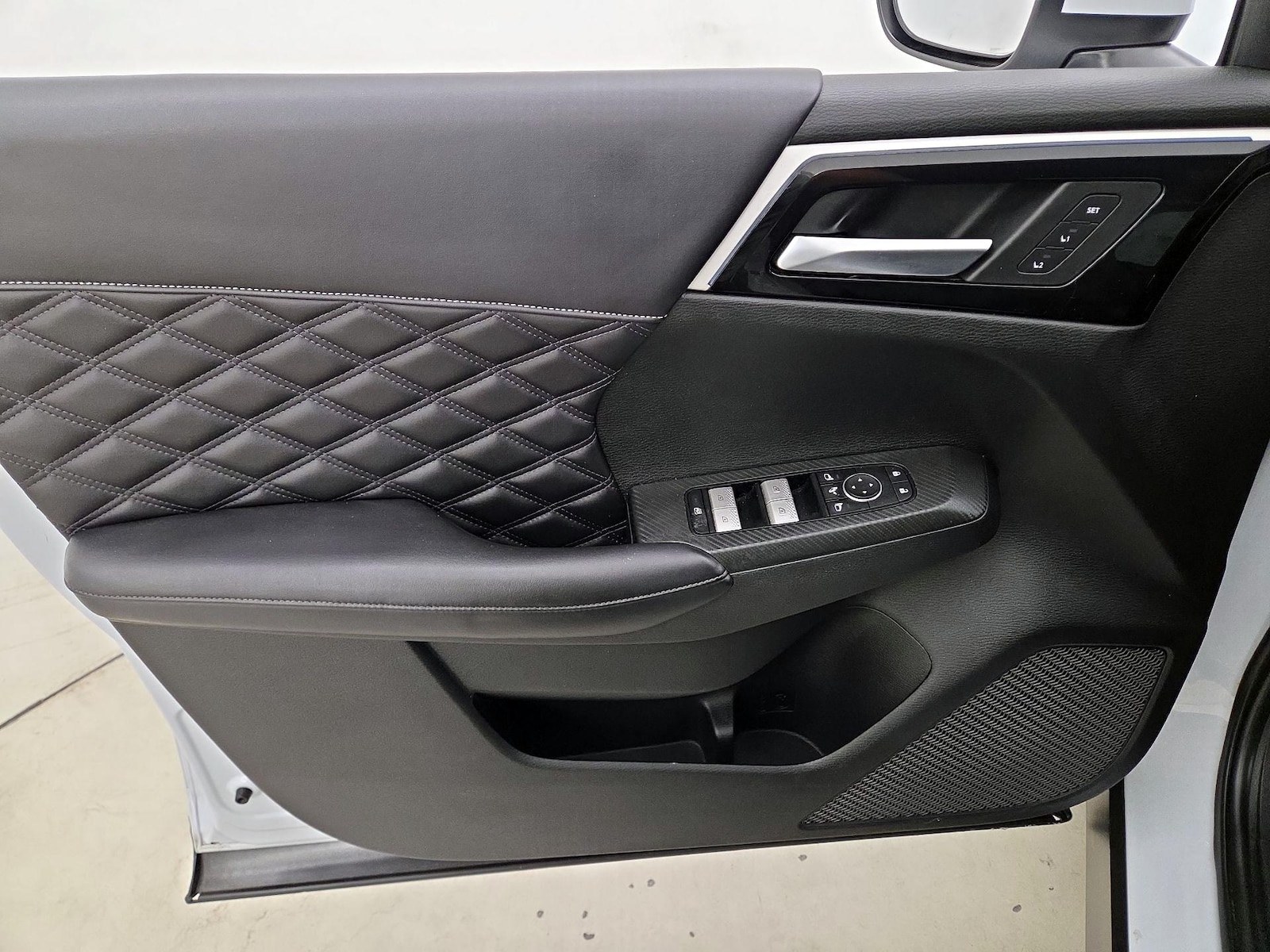 2023 Mitsubishi Outlander SEL - Photo 13