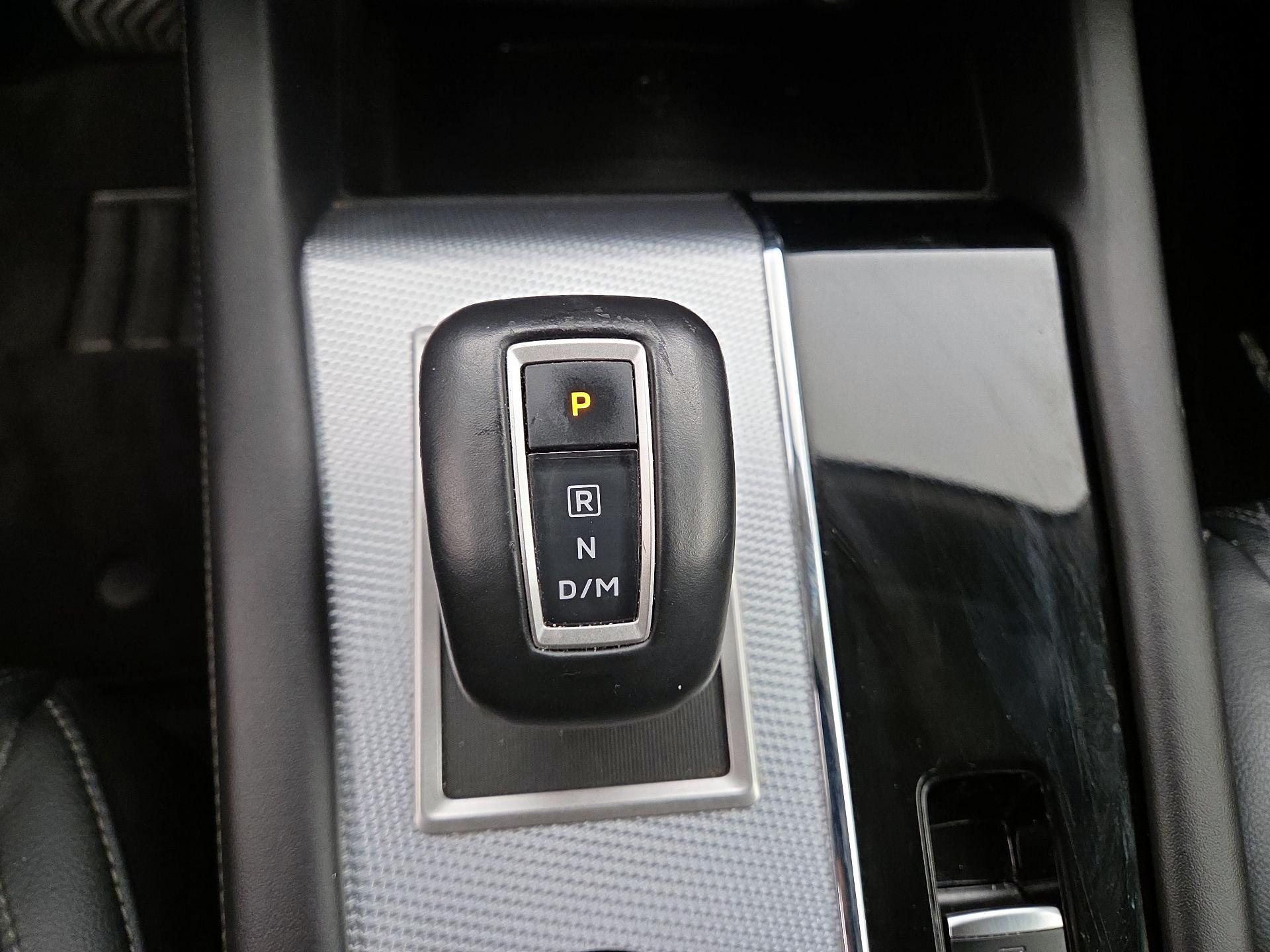 Thumbnail: 2023 Mitsubishi Outlander - 18