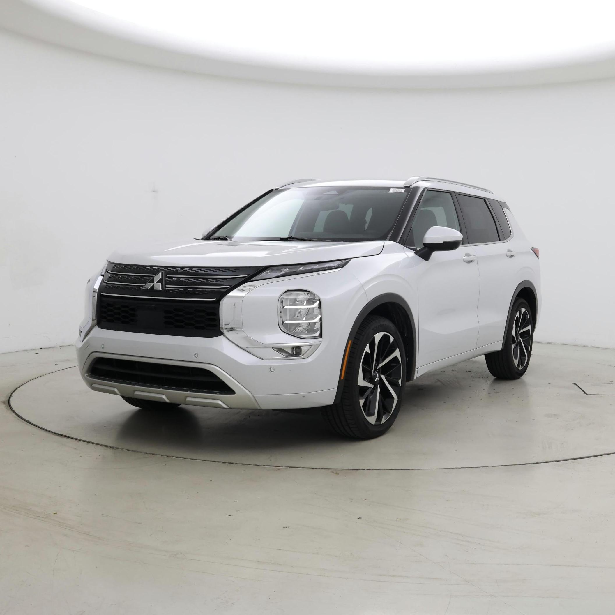 Thumbnail: 2023 Mitsubishi Outlander - 4