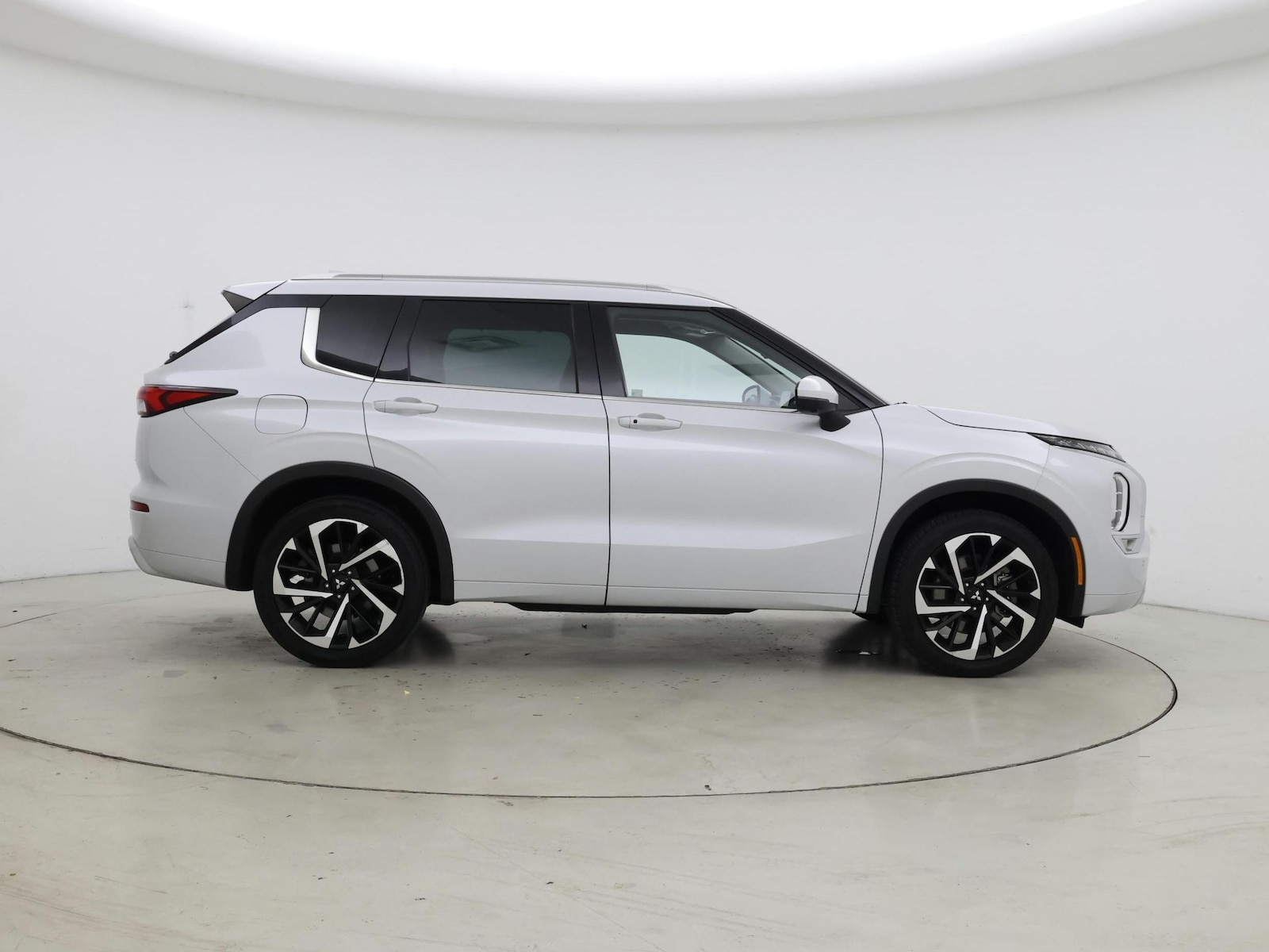 2023 Mitsubishi Outlander SEL - Photo 8