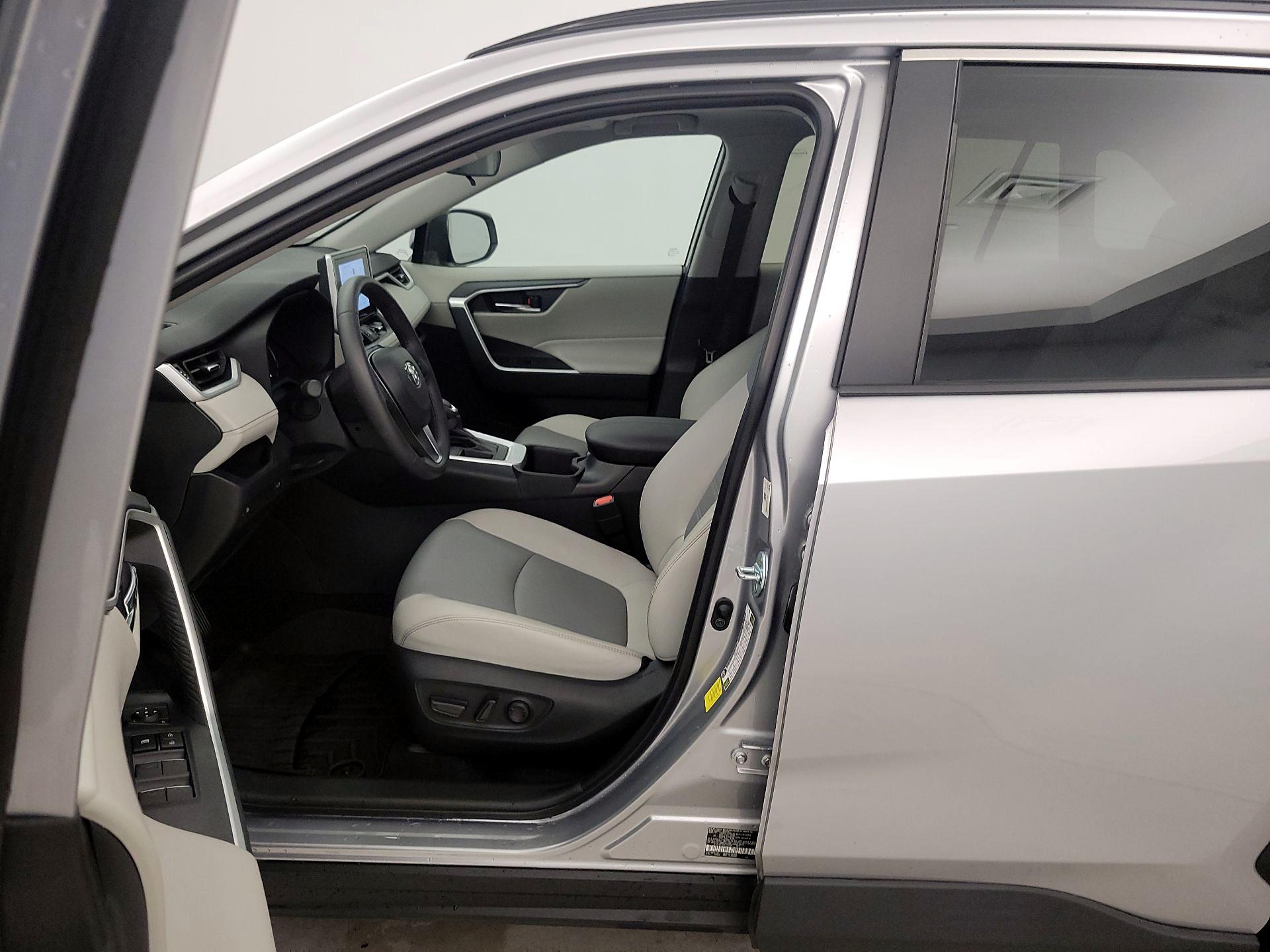 Thumbnail: 2024 Toyota RAV4 - 9