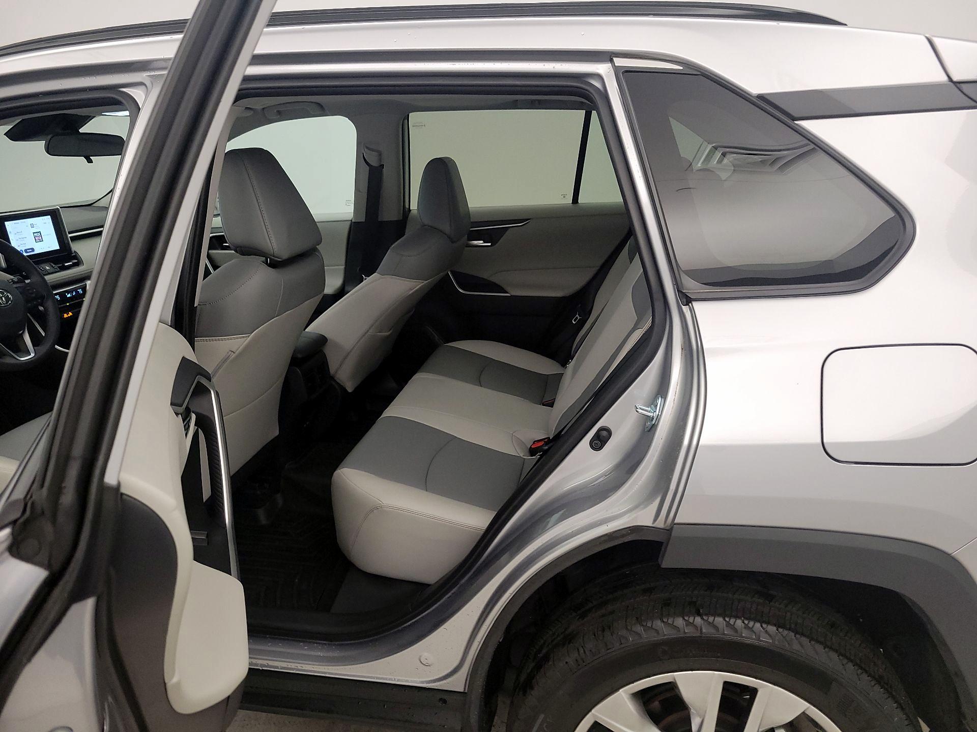 Thumbnail: 2024 Toyota RAV4 - 17