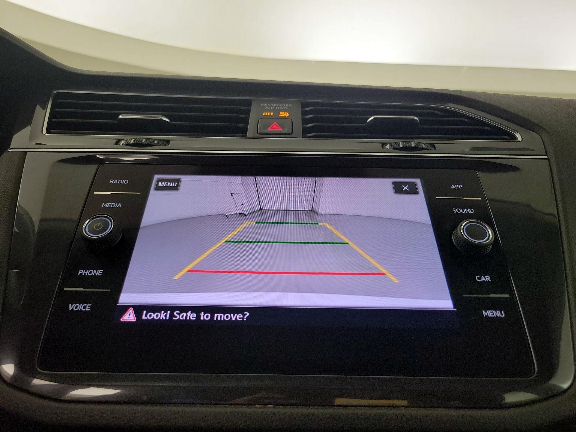 Thumbnail: 2020 Volkswagen Tiguan - 12